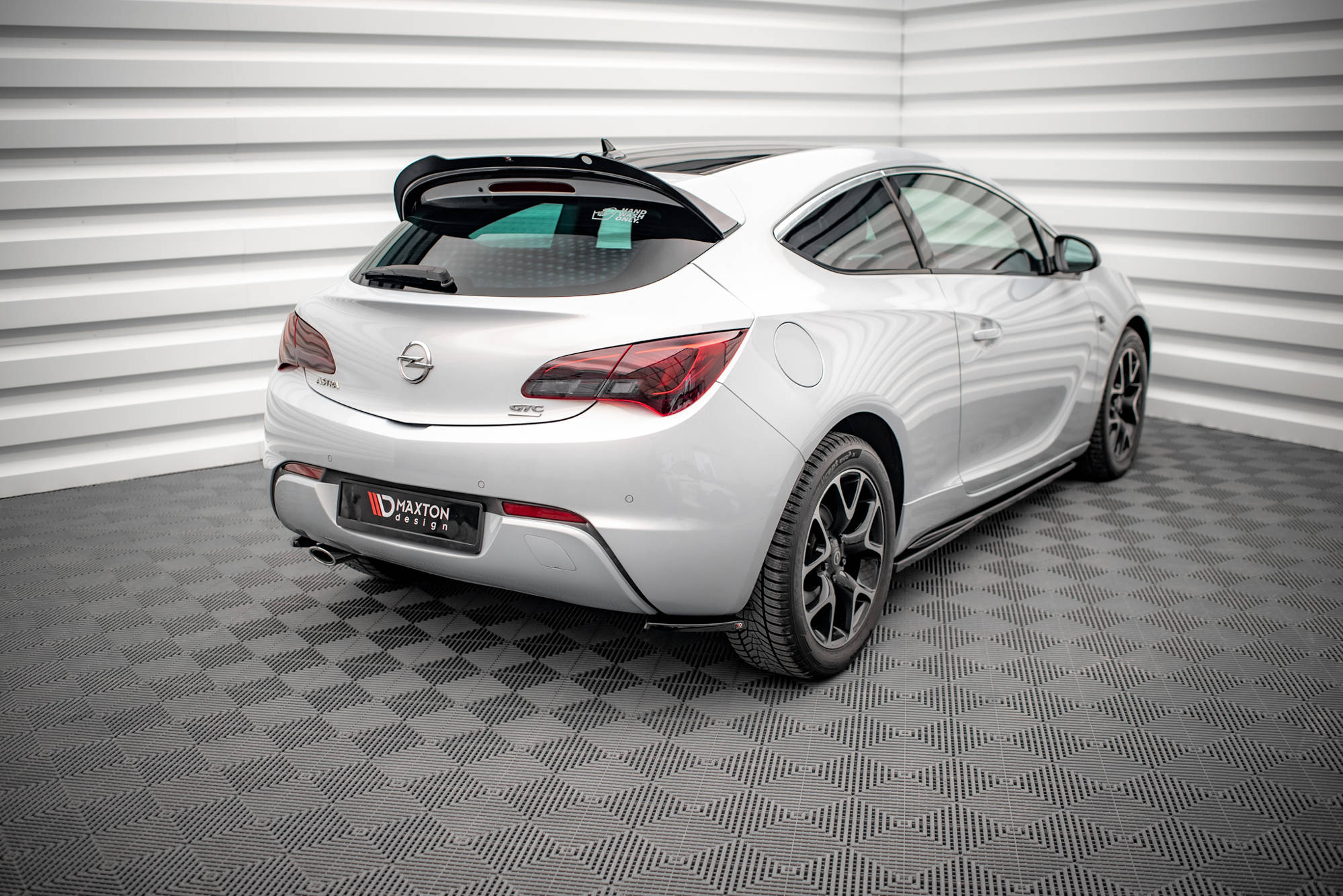 Maxton Design Задние боковые сплиттеры V.1 Opel Astra GTC OPC-Line J — изображение 3