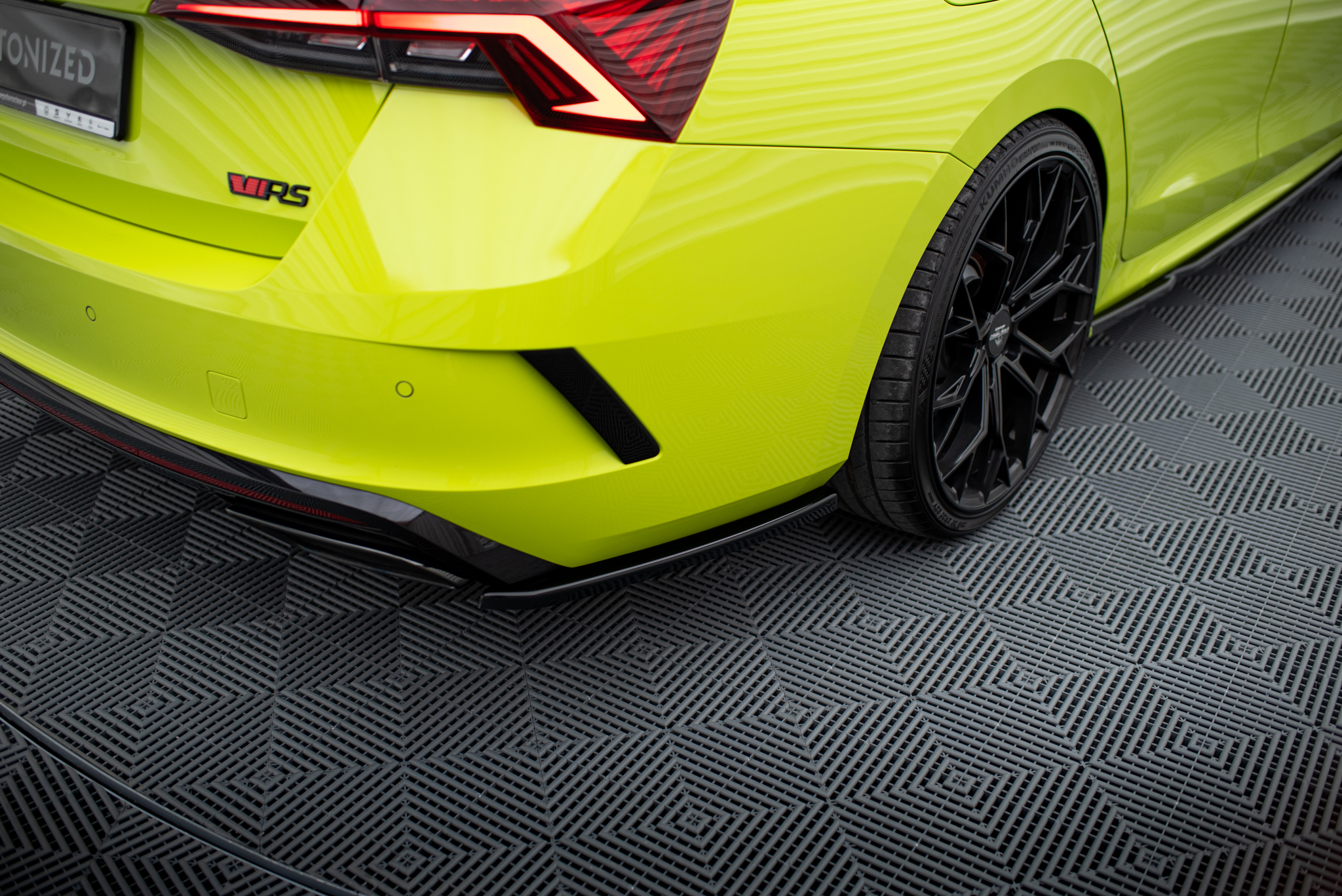 Maxton Design Задние боковые сплиттеры V.1 для Skoda Octavia RS Mk4