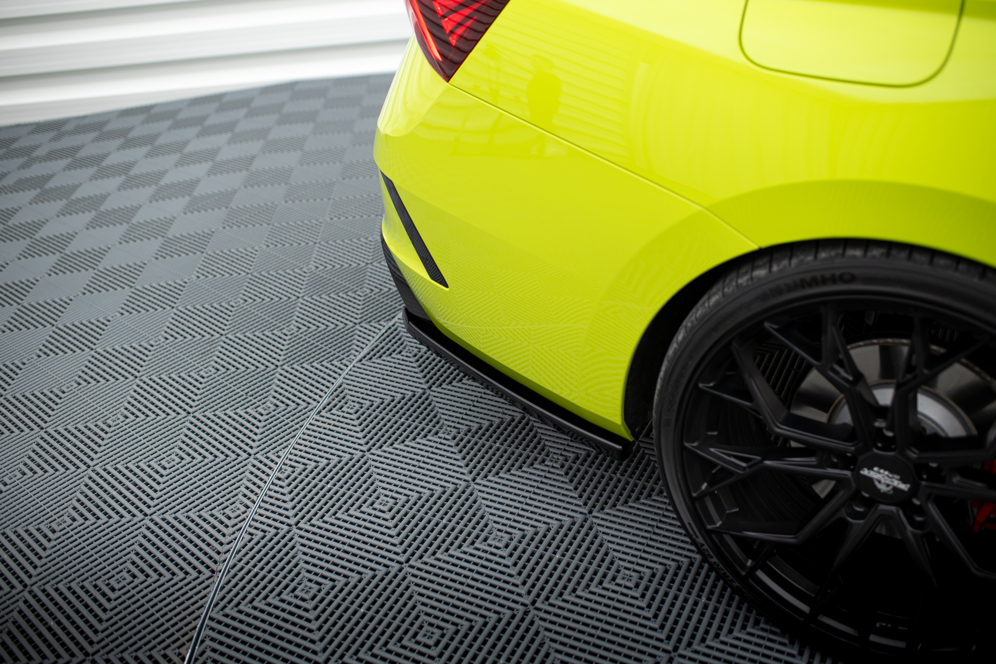 Maxton Design Задние боковые сплиттеры V.1 для Skoda Octavia RS Mk4 — изображение 3