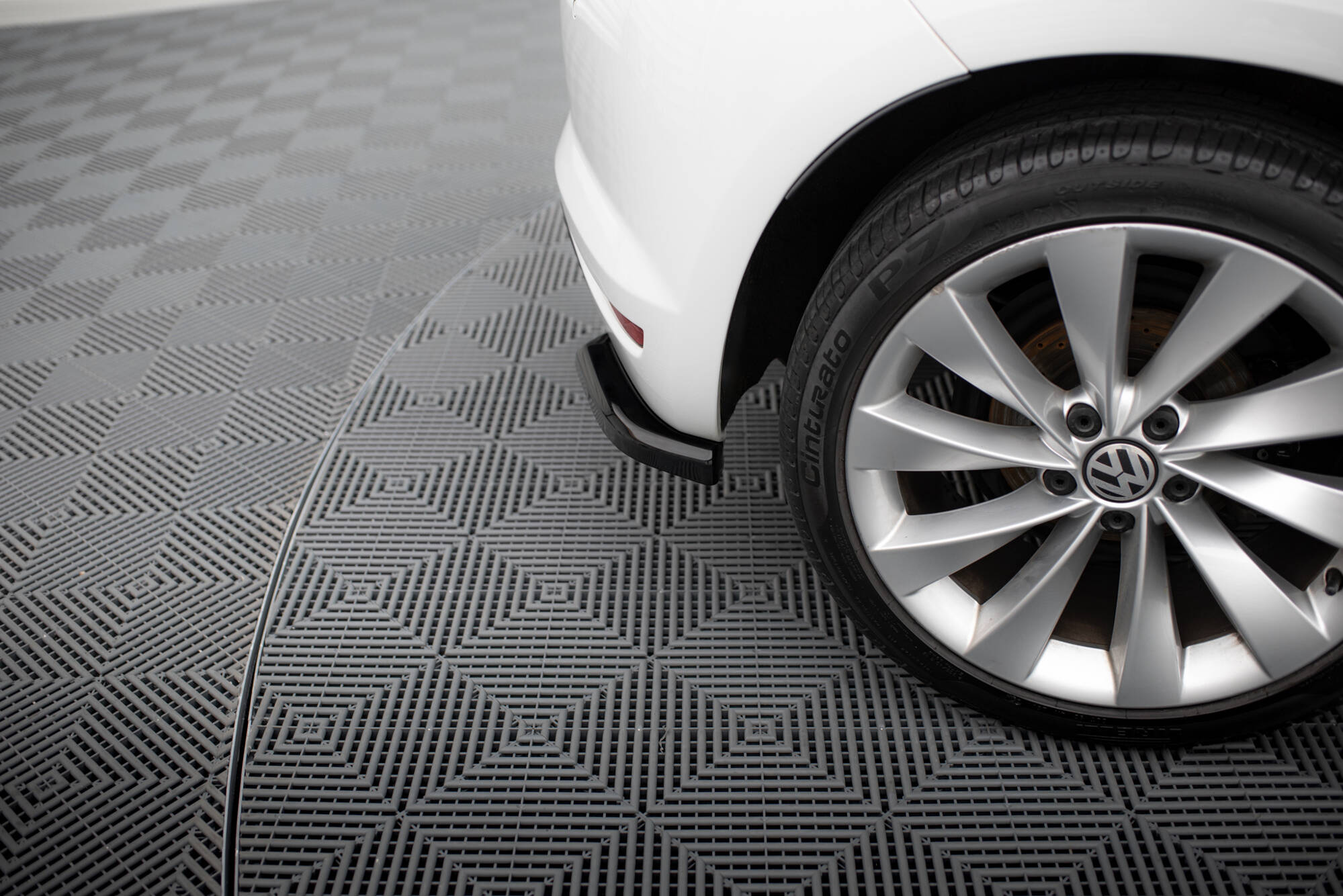 Maxton Design Задние боковые сплиттеры V.1 Volkswagen Scirocco Mk3 Facelift — изображение 3