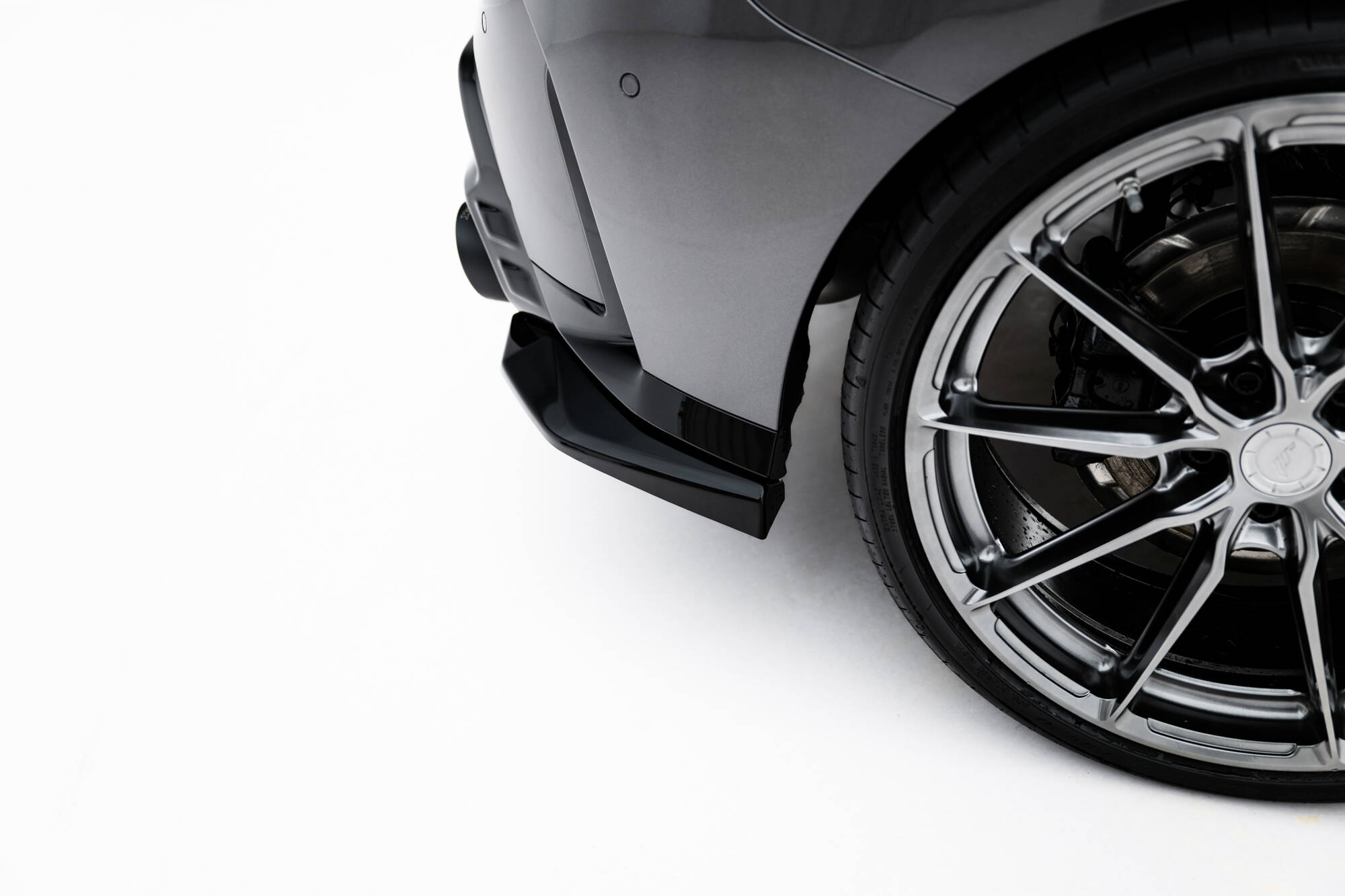 Maxton Design Задние боковые спойлеры V.2 для BMW M135i F70 — изображение 4