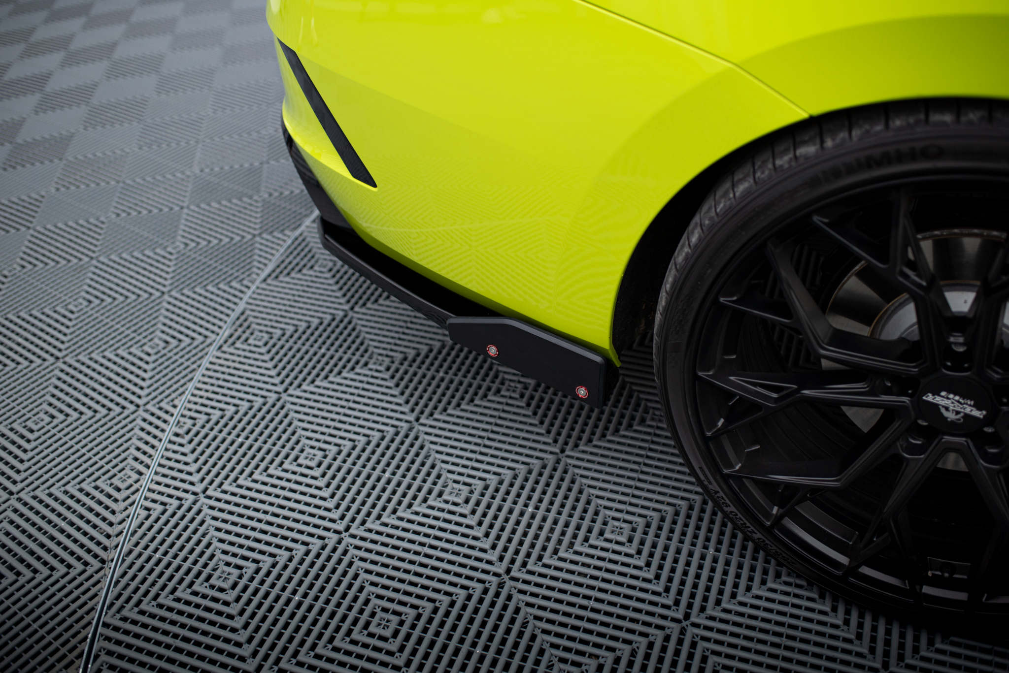 Maxton Design Задние боковые спойлеры V.2 + закрылки для Skoda Octavia RS Combi / Liftback Mk4 / Mk4 Facelift — изображение 3