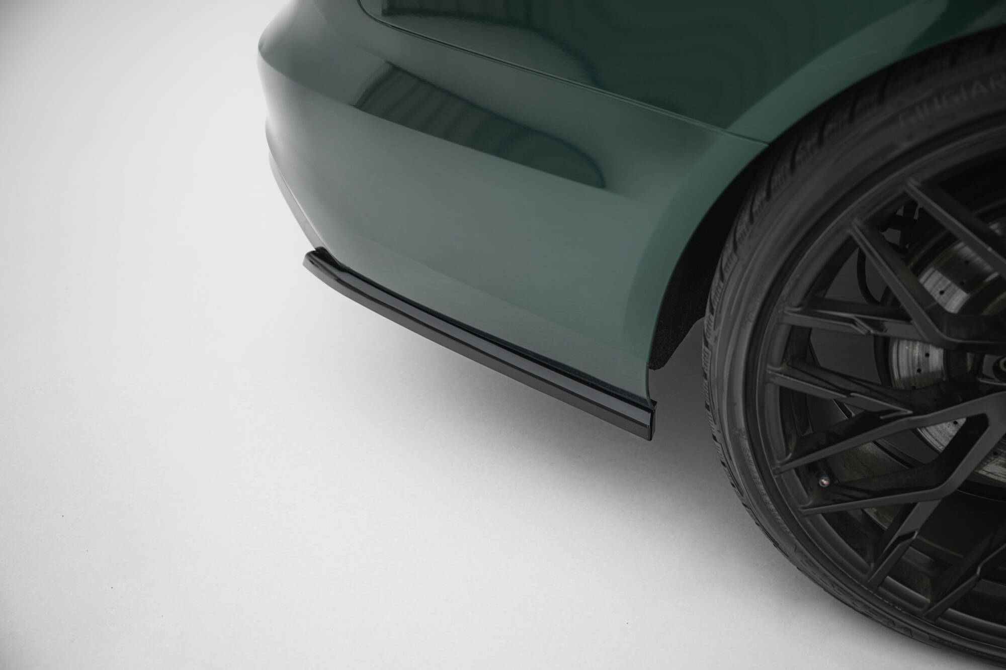 Maxton Design Задние боковые сплиттеры V.3 для Audi A6 S-line Avant C7 — изображение 3