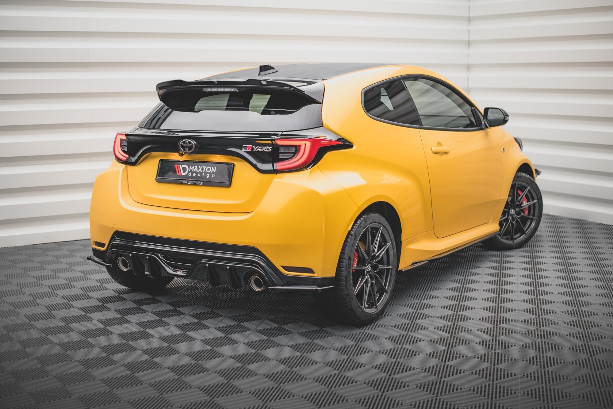 Maxton Design Задние боковые спойлеры V.3 для Toyota GR Yaris Mk4 — изображение 2