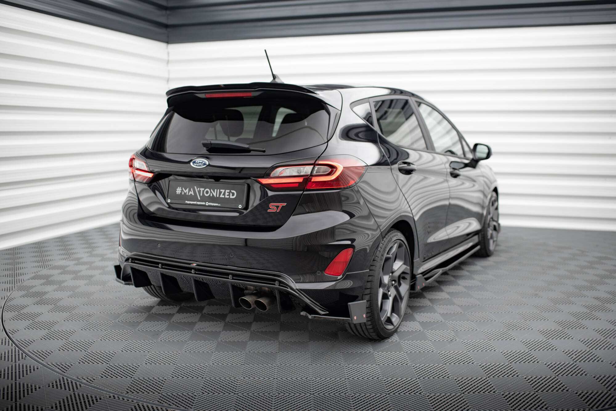 Maxton Design Задние боковые спойлеры V.4 + закрылки Ford Fiesta ST Mk8 — изображение 2