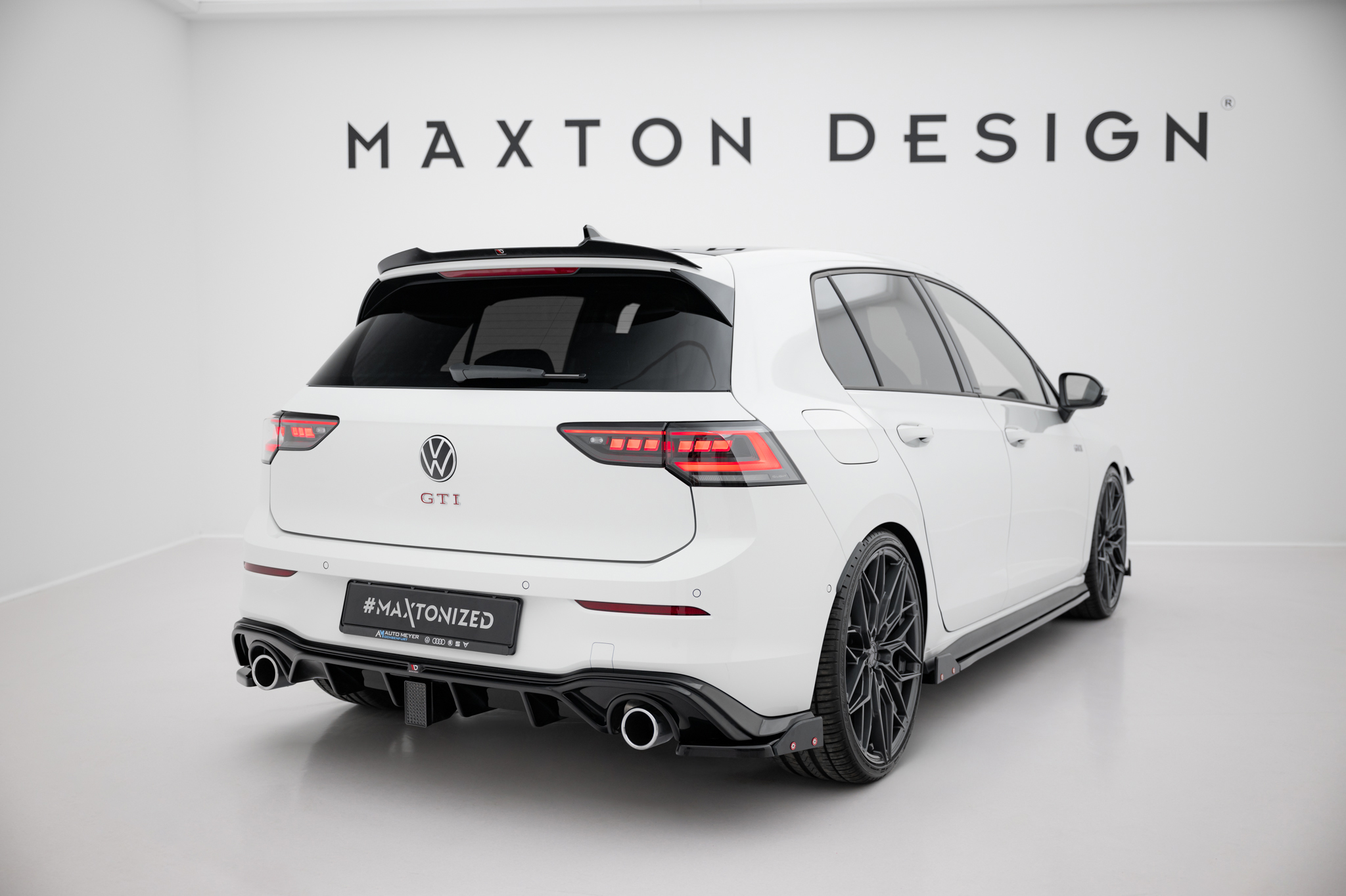 Maxton Design Задние боковые спойлеры V.4 + закрылки для Volkswagen Golf GTI / GTE Mk8 — изображение 3