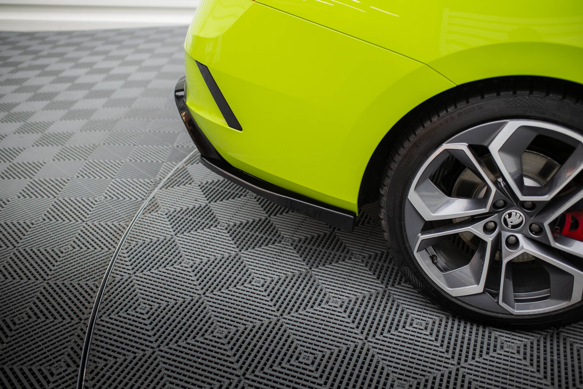 Maxton Design Задние боковые сплиттеры V.4 Skoda Octavia RS Mk4 — изображение 4