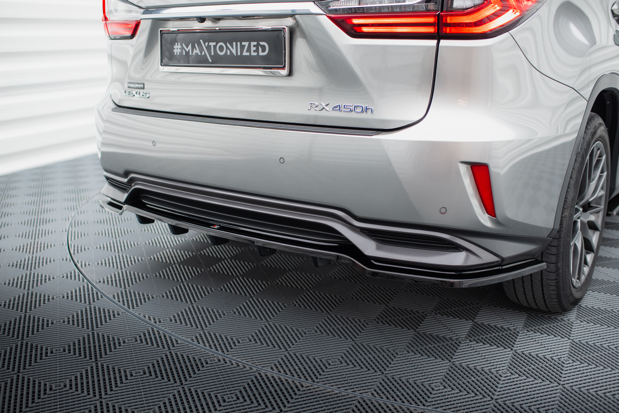 Maxton Design Задний сплиттер Lexus RX Mk4 H (с вертикальными планками)