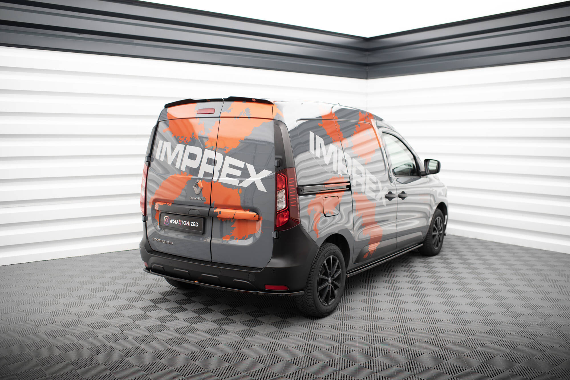 Maxton Design Задний спойлер Renault Express Mk2 — изображение 2