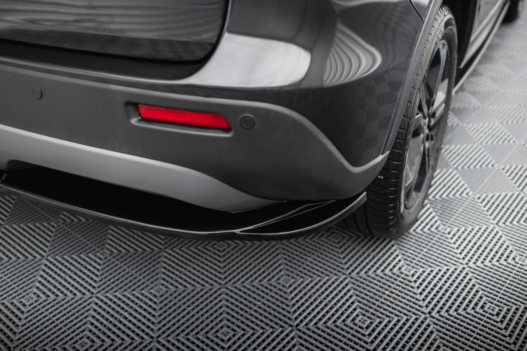 Maxton Design Задний сплиттер Suzuki Vitara S Mk2 — изображение 3