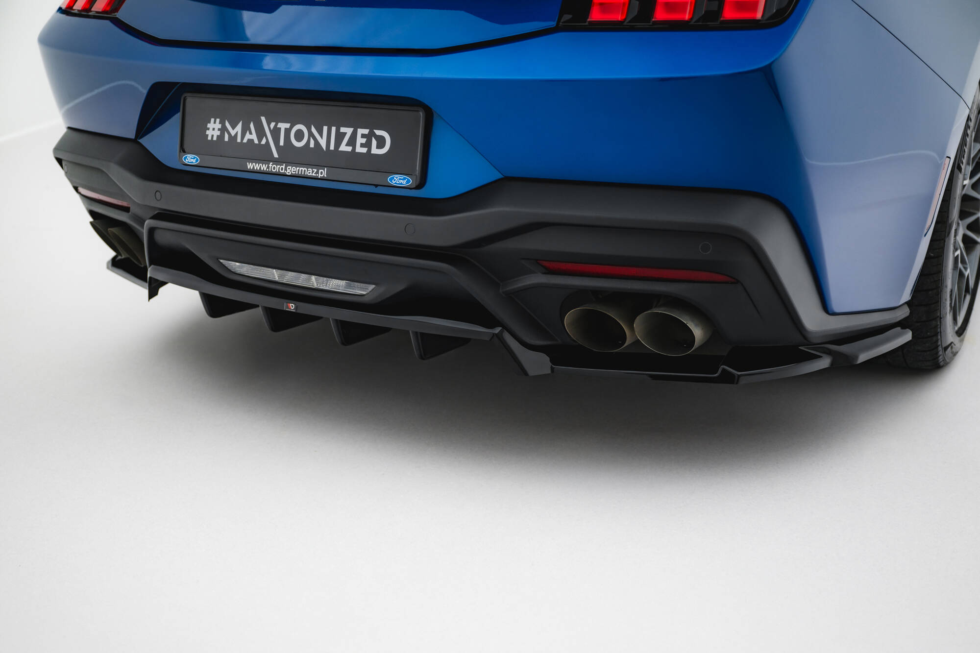 Maxton Design Задний сплиттер (с вертикальными планками) Ford Mustang GT Mk7 — изображение 2