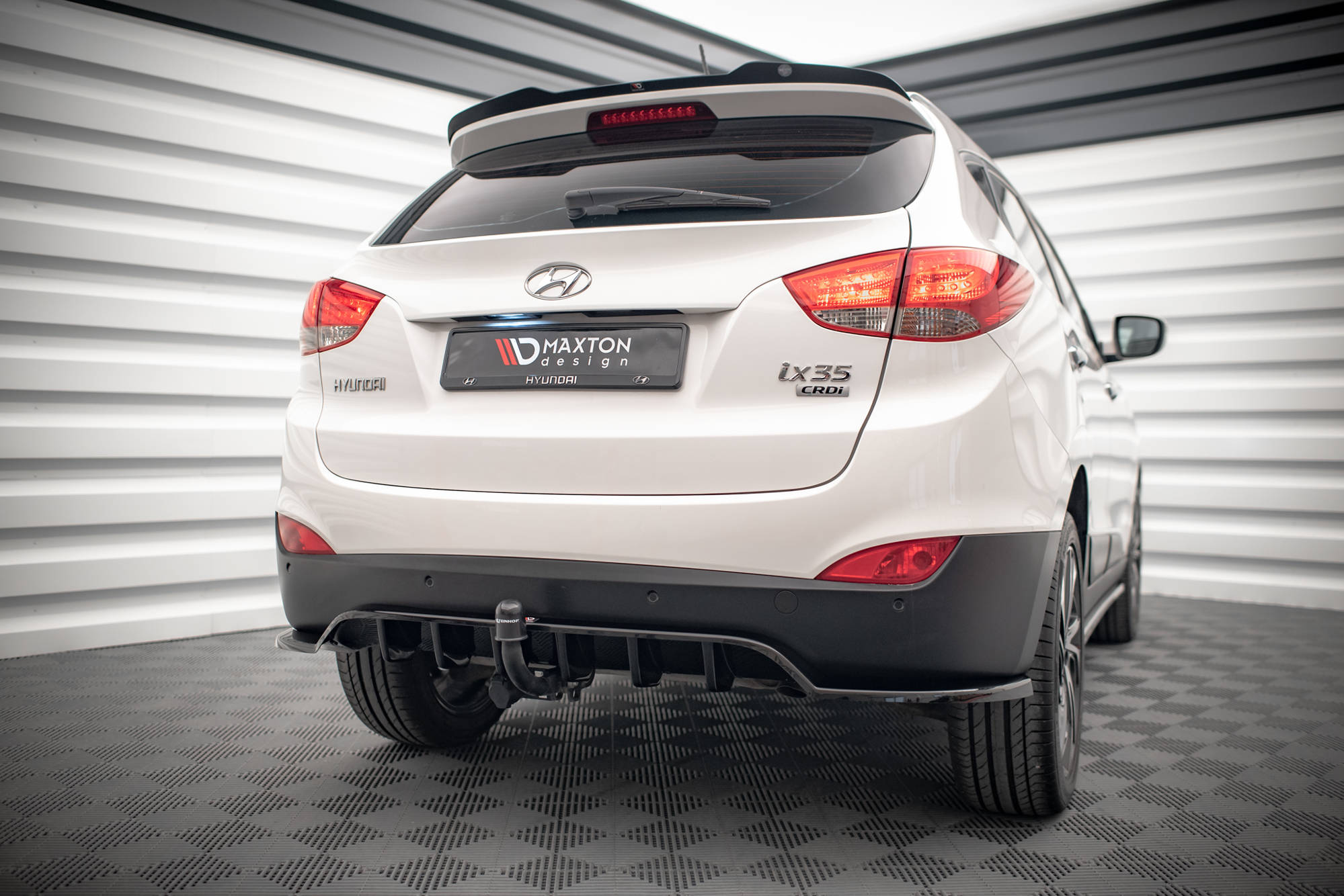 Maxton Design Задний сплиттер (с вертикальными планками) для Hyundai ix35 Mk1 — изображение 3