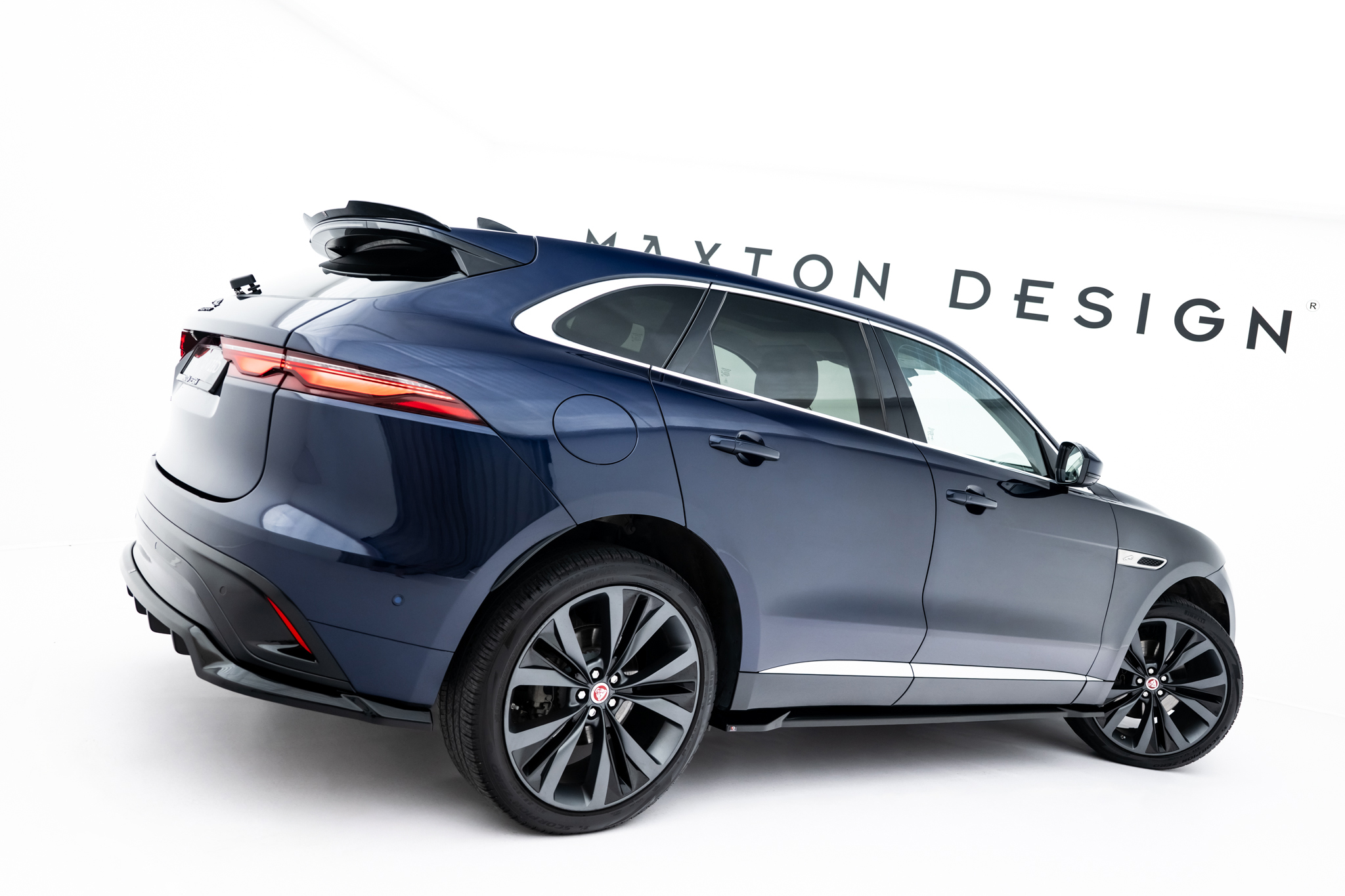 Maxton Design Задний сплиттер (с вертикальными планками) Jaguar F-Pace R-Sport X761 Facelift — изображение 3