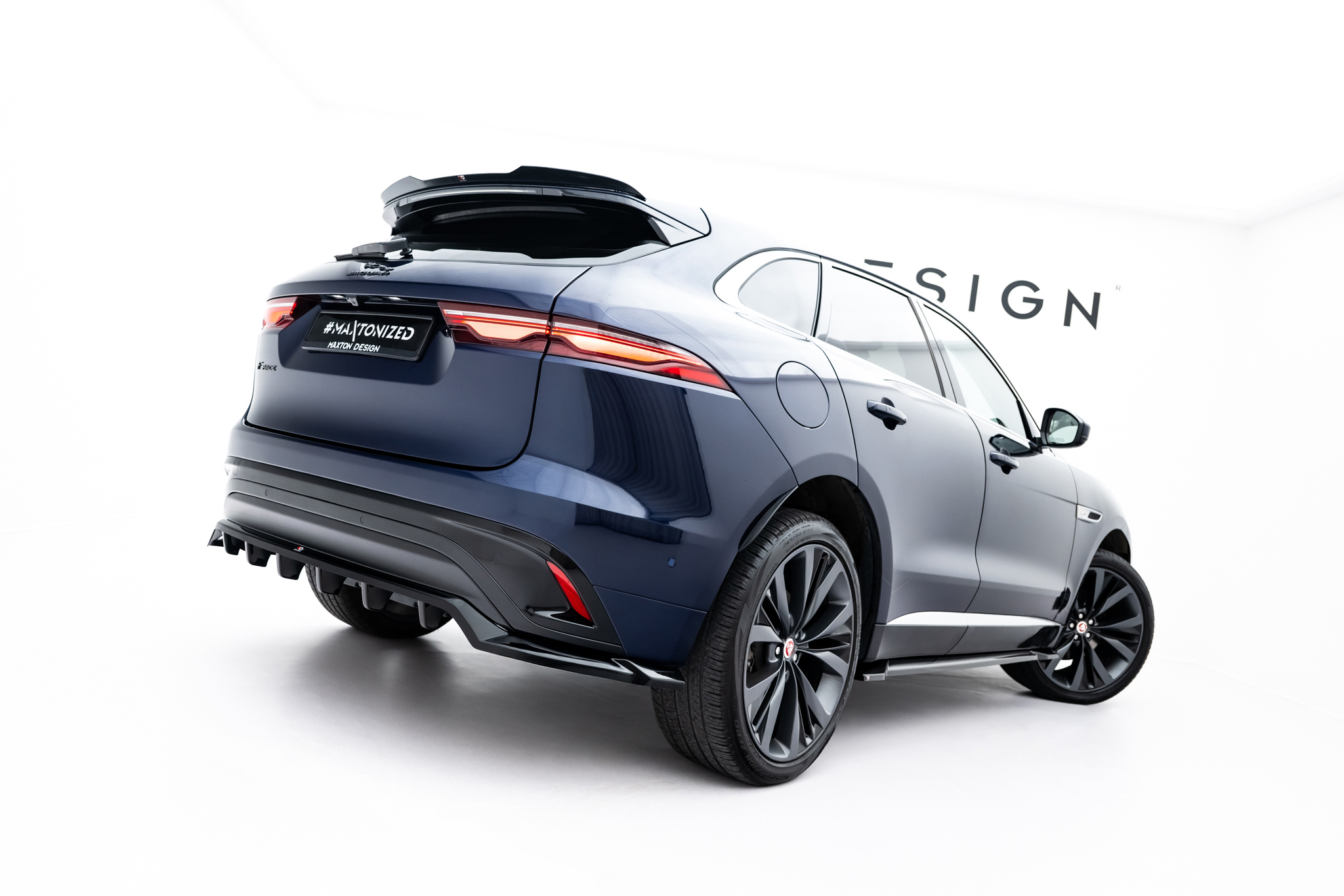 Maxton Design Задний сплиттер (с вертикальными планками) Jaguar F-Pace R-Sport X761 Facelift