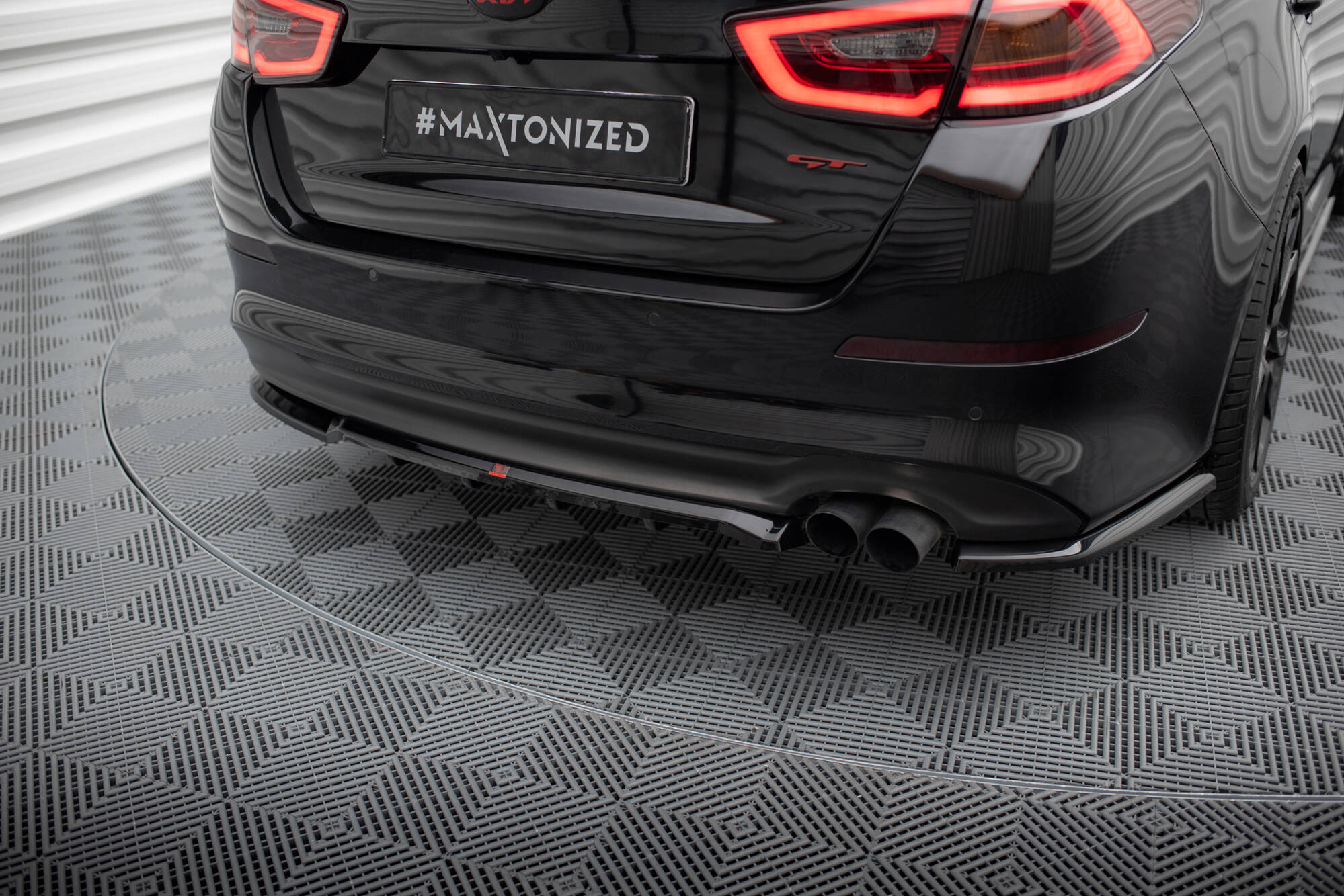 Maxton Design Задний сплиттер (с вертикальными планками) для Kia Optima Mk3 — изображение 2