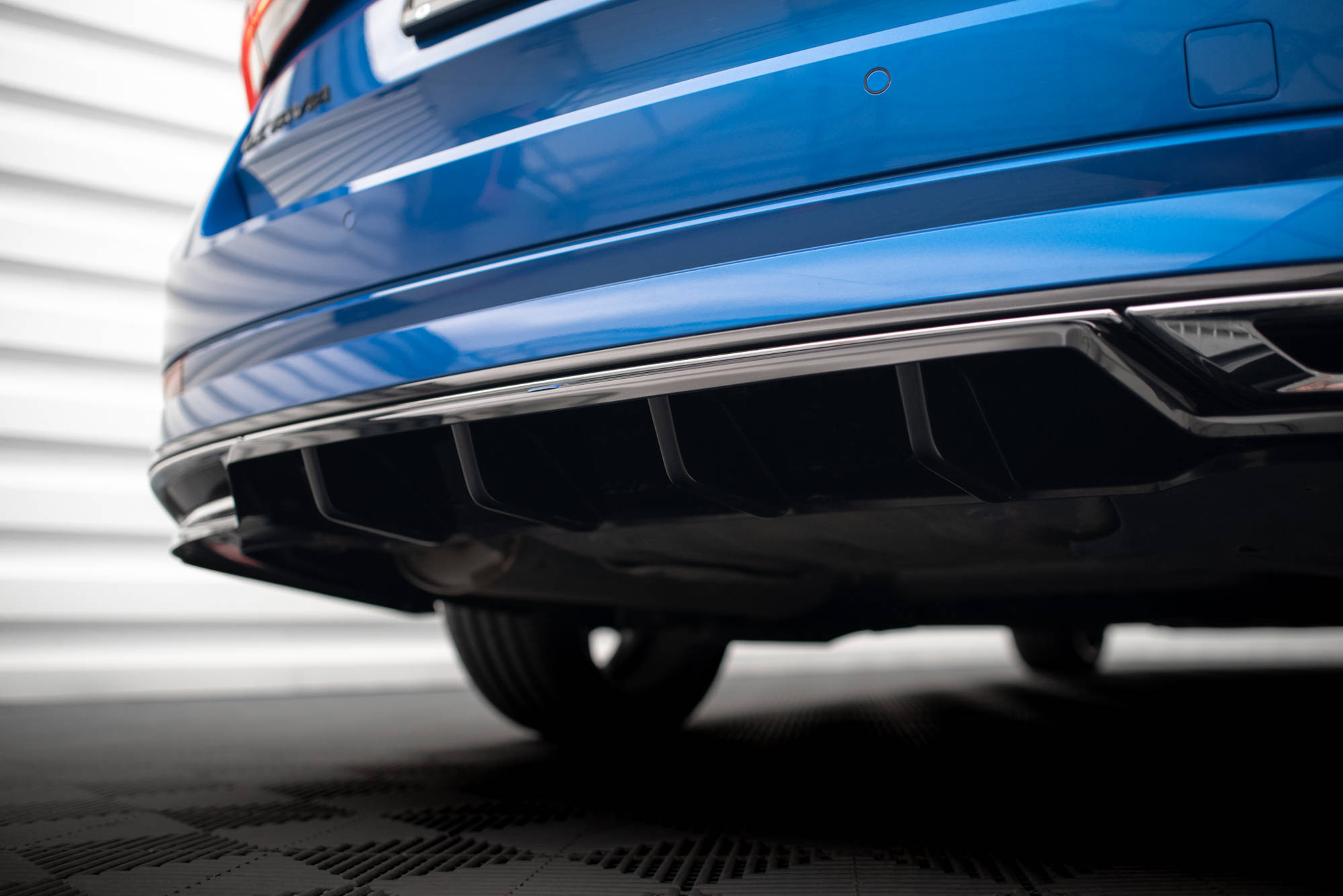 Maxton Design Задний сплиттер (с вертикальными планками) Skoda Octavia Sportline Mk4 — изображение 3