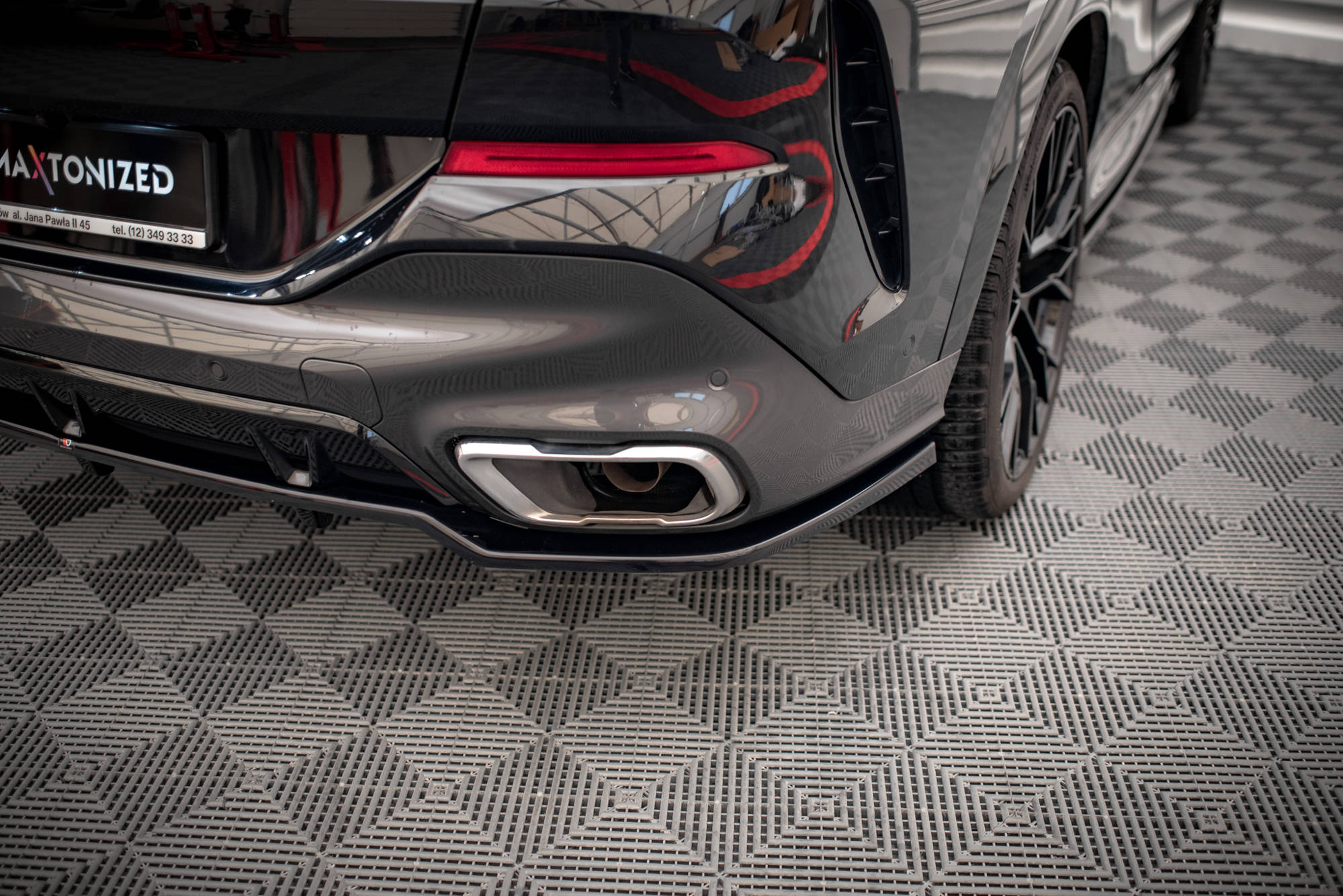 Maxton Design Задний сплиттер (с вертикальными планками) V.2 BMW X6 M-Pack G06 — изображение 2