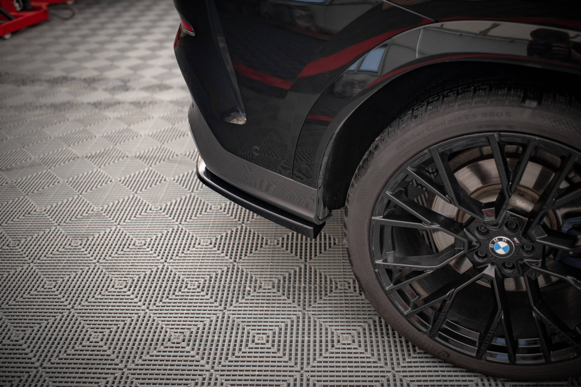 Maxton Design Задний сплиттер (с вертикальными планками) V.2 BMW X6 M-Pack G06 — изображение 3