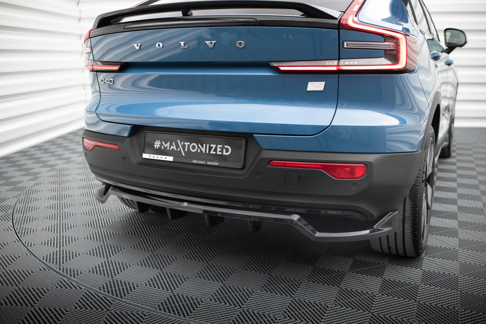 Maxton Design Задний спойлер (с вертикальными планками) Volvo C40 Mk1