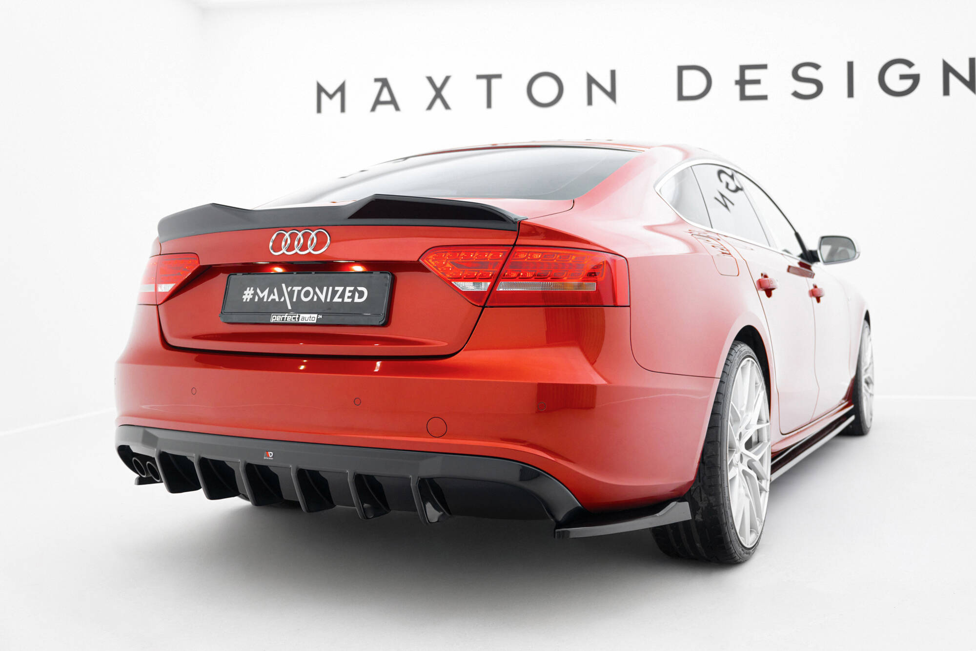 Maxton Design Задний бампер Audi A5 S-Line Sportback 8T (версия с двумя выхлопными патрубками с одной стороны)