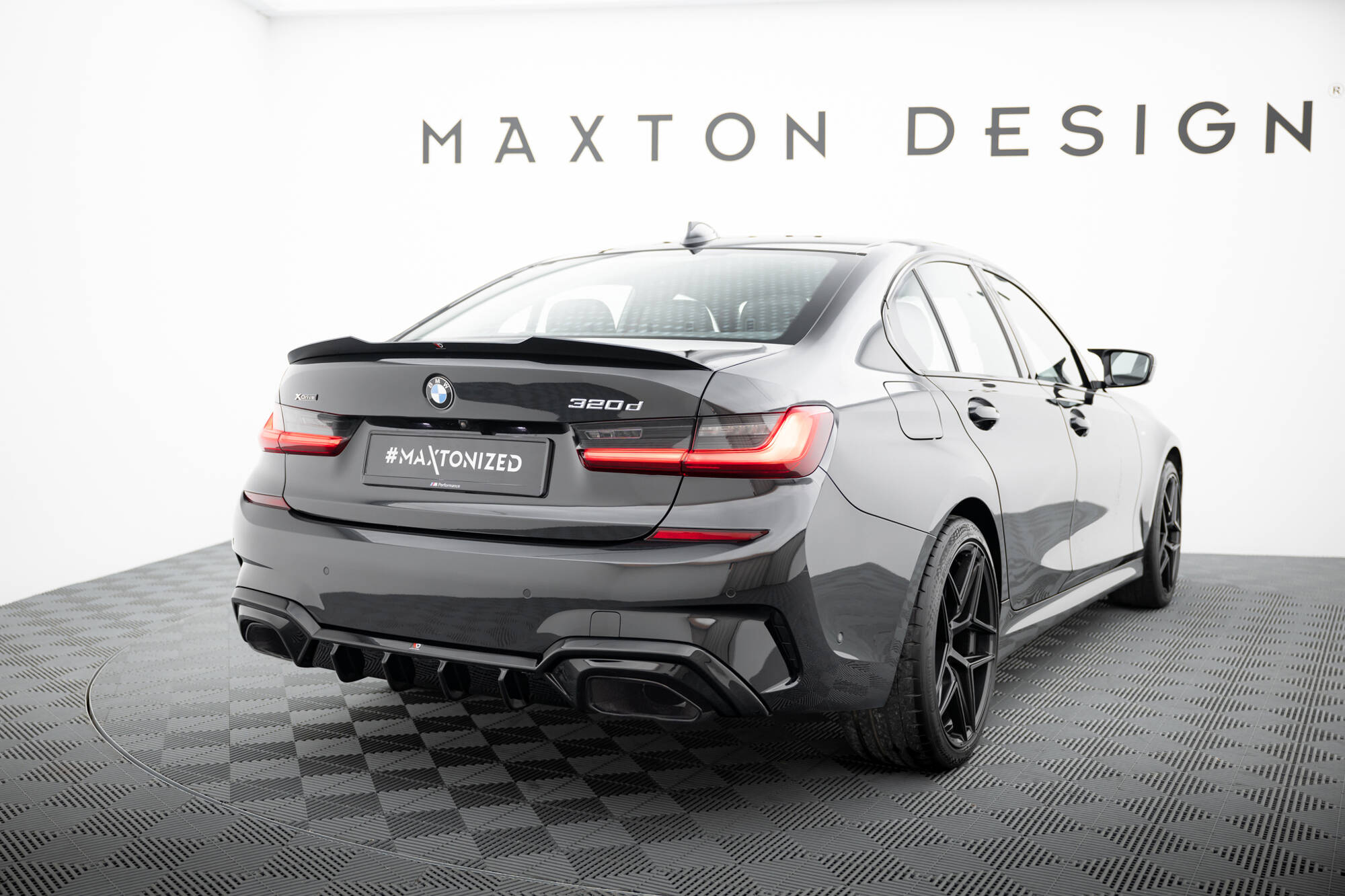 Maxton Design Задний бампер для BMW M340i G20 / G21 (подходит для автомобилей с фаркопом)