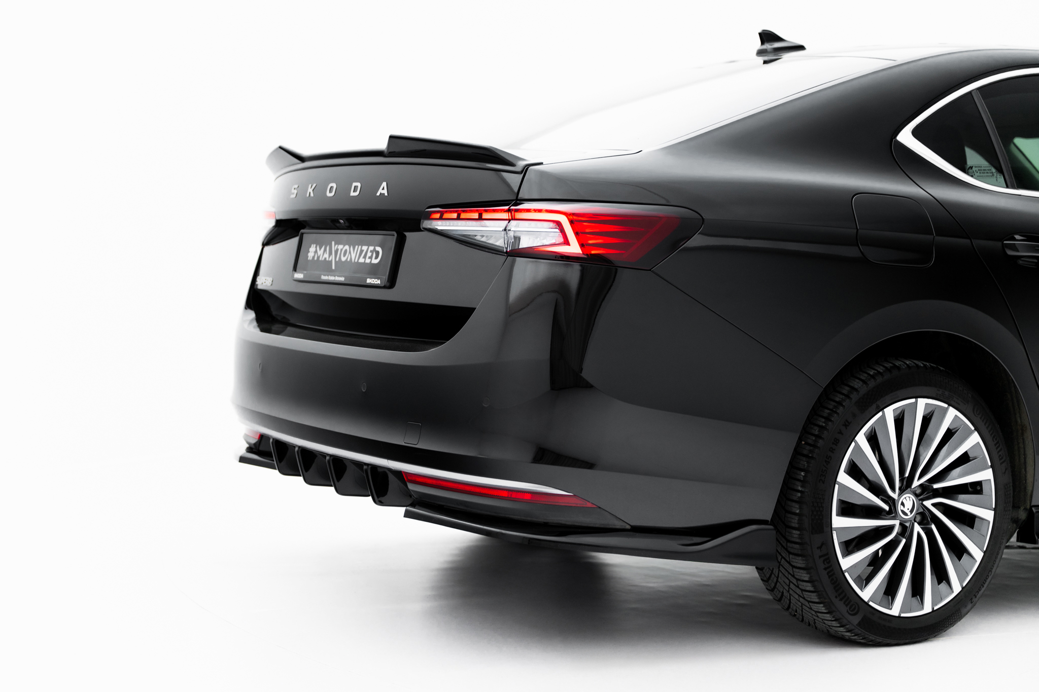 Maxton Design Задний бампер Skoda Superb Mk4 — изображение 4