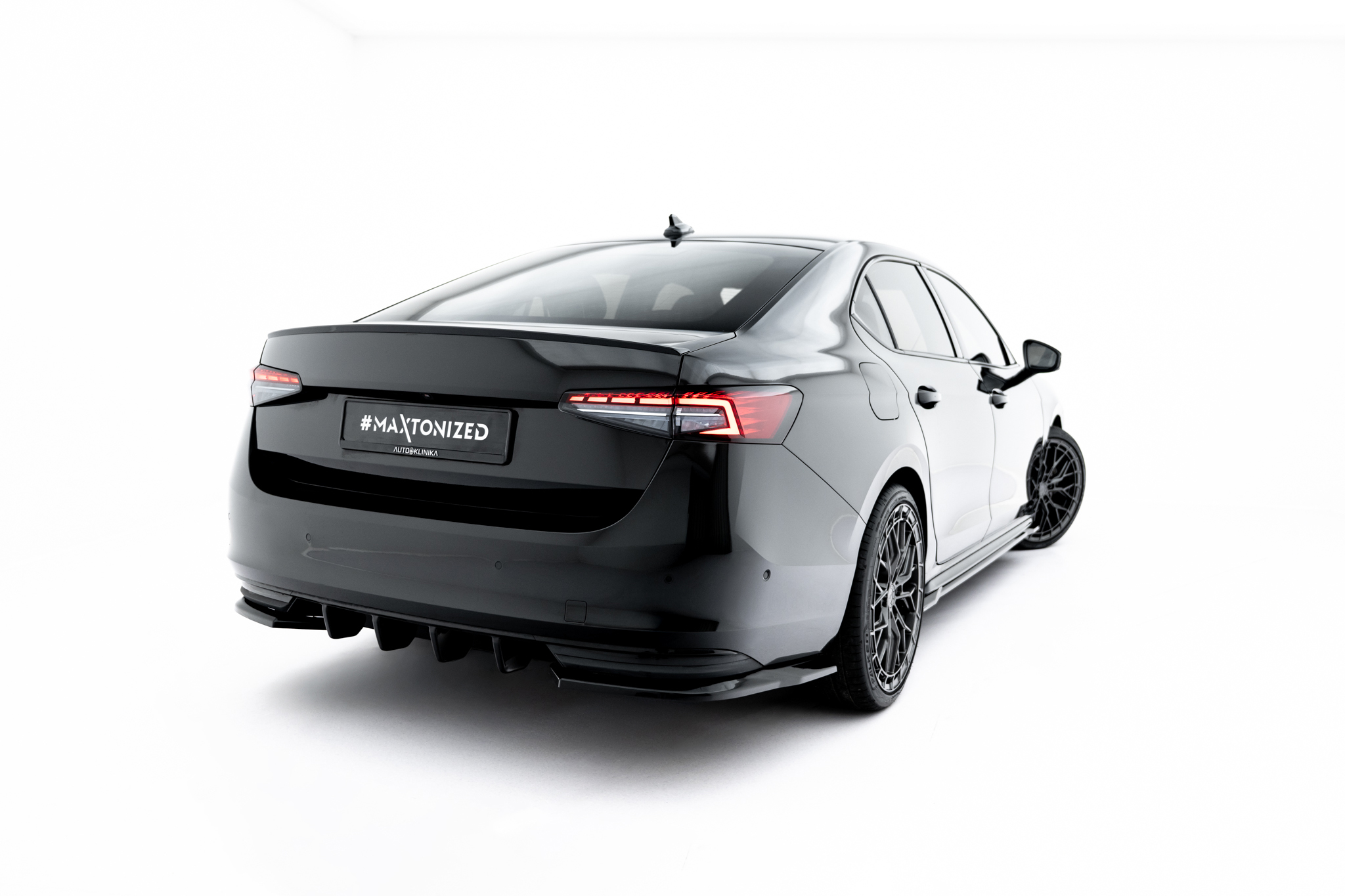 Maxton Design Задний бампер Skoda Superb Sportline Mk4 — изображение 2