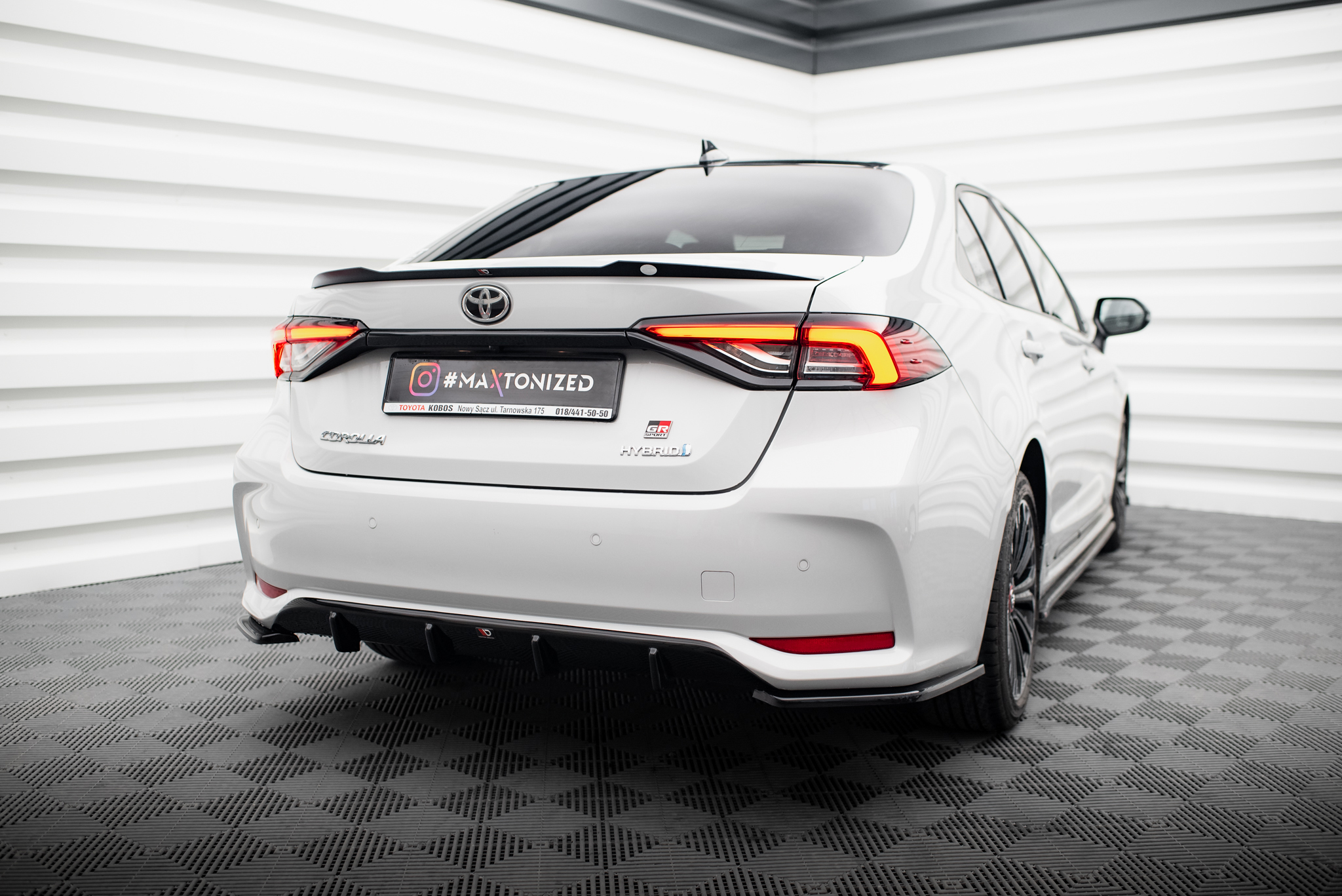 Maxton Design Задний бампер Toyota Corolla XII Sedan