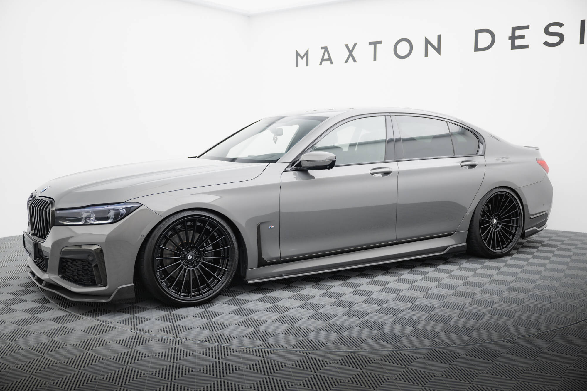 Maxton Design Комплект сплиттеров из препрег-карбона для BMW 7 M-Pack G11 Facelift