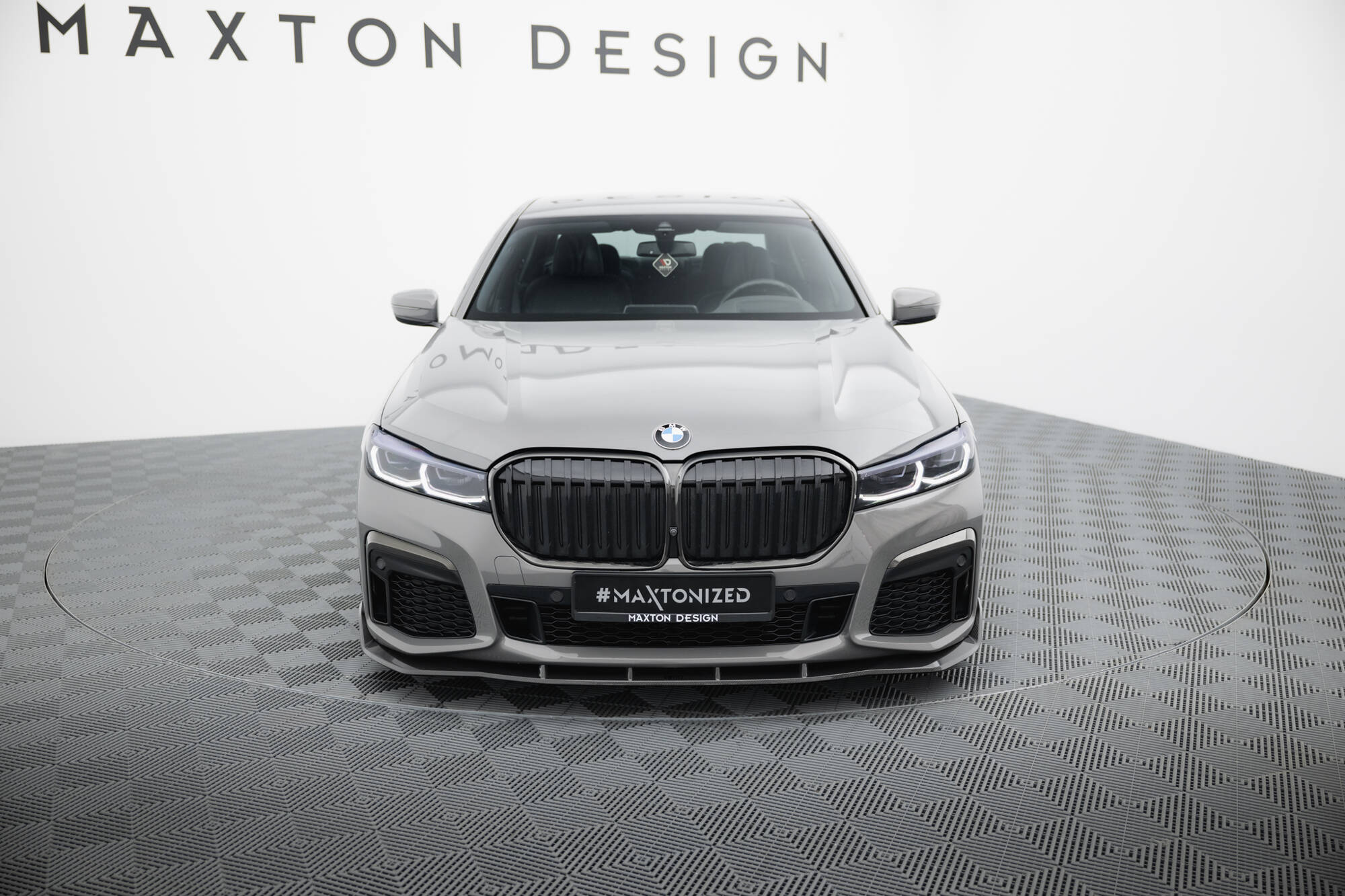 Maxton Design Комплект сплиттеров из препрег-карбона для BMW 7 M-Pack G11 Facelift — изображение 2