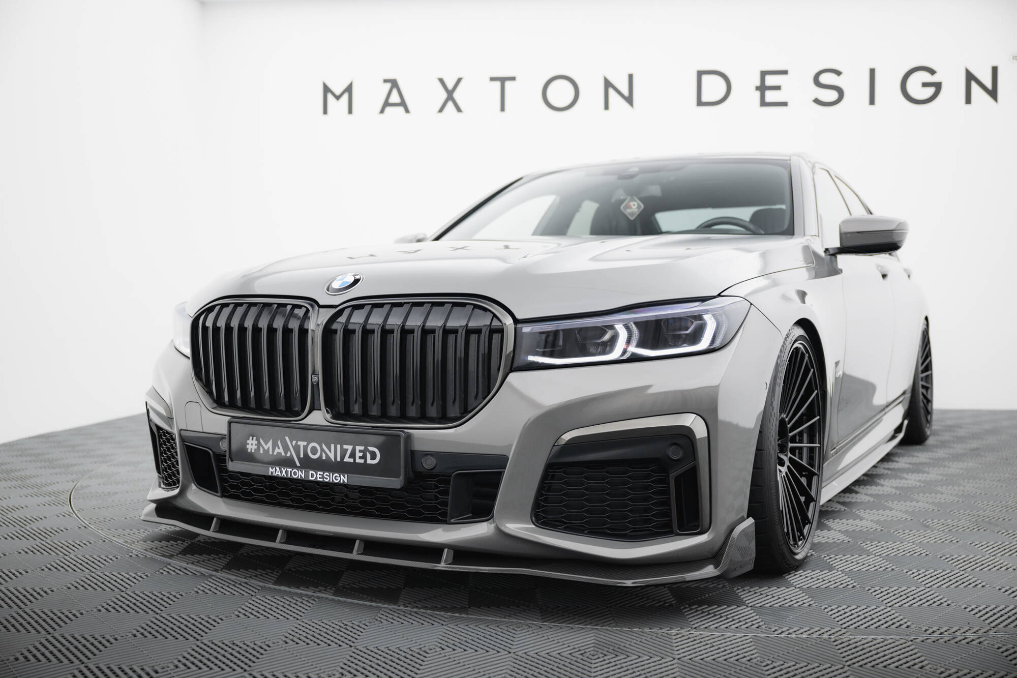 Maxton Design Комплект сплиттеров из препрег-карбона для BMW 7 M-Pack G11 Facelift — изображение 3