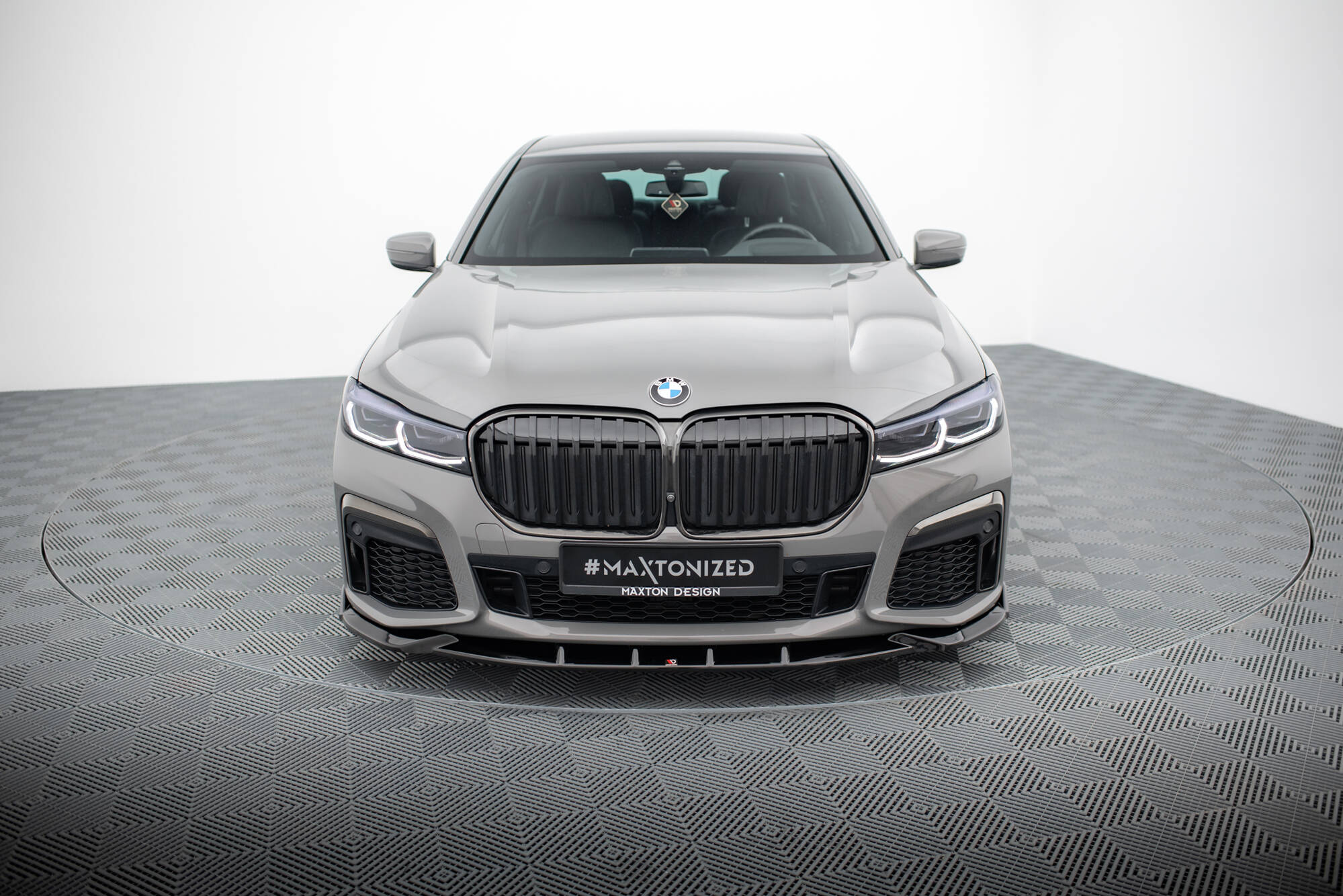 Maxton Design Комплект сплиттеров для BMW 7 G11 M-Pack рестайлинг — изображение 2