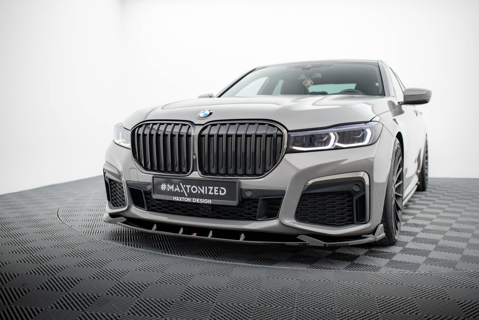 Maxton Design Комплект сплиттеров для BMW 7 G11 M-Pack рестайлинг — изображение 3