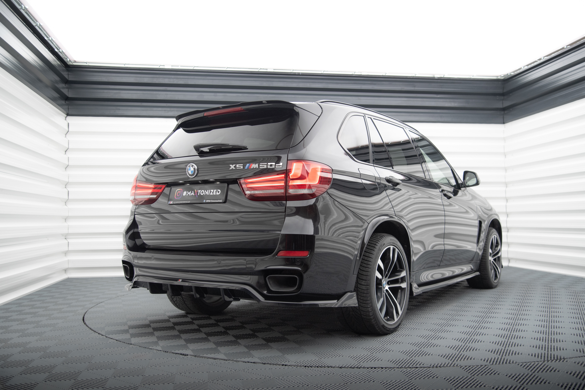Maxton Design Комплект сплиттеров BMW X5 M-Pack F15 — изображение 7