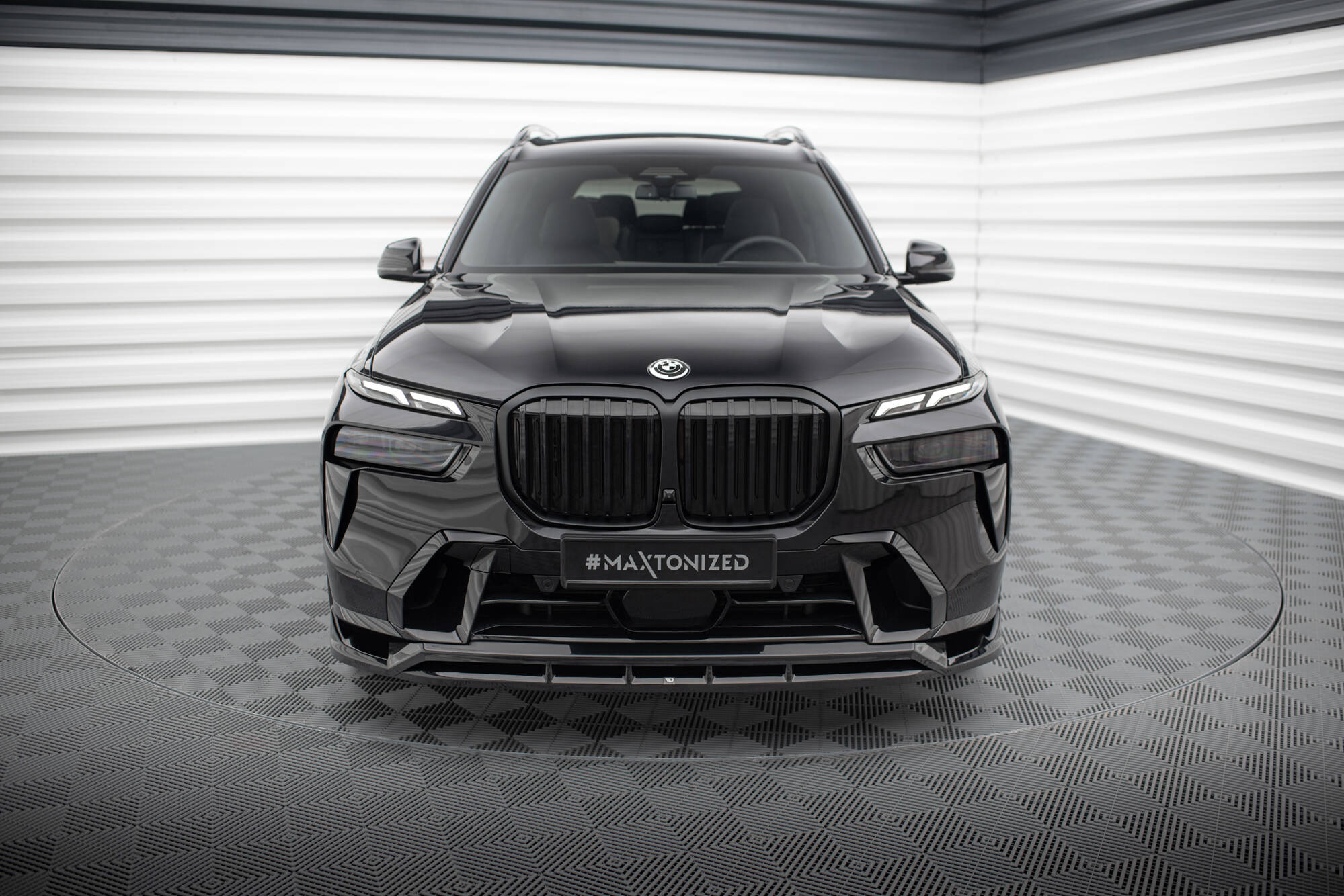 Maxton Design Комплект сплиттеров для BMW X7 M-Pack G07 (рестайлинг) — изображение 4