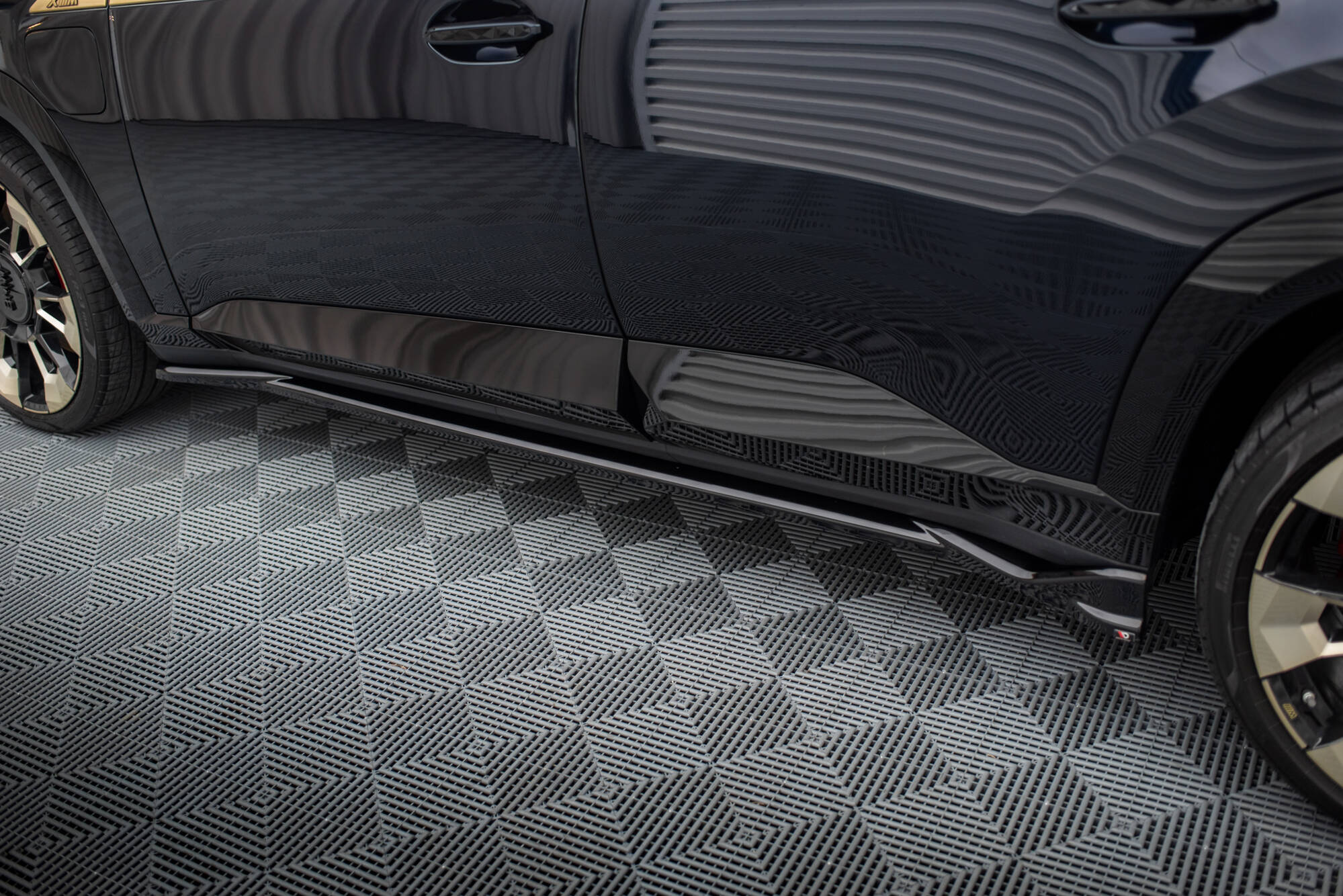 Maxton Design Комплект сплиттеров для BMW XM G09 — изображение 6