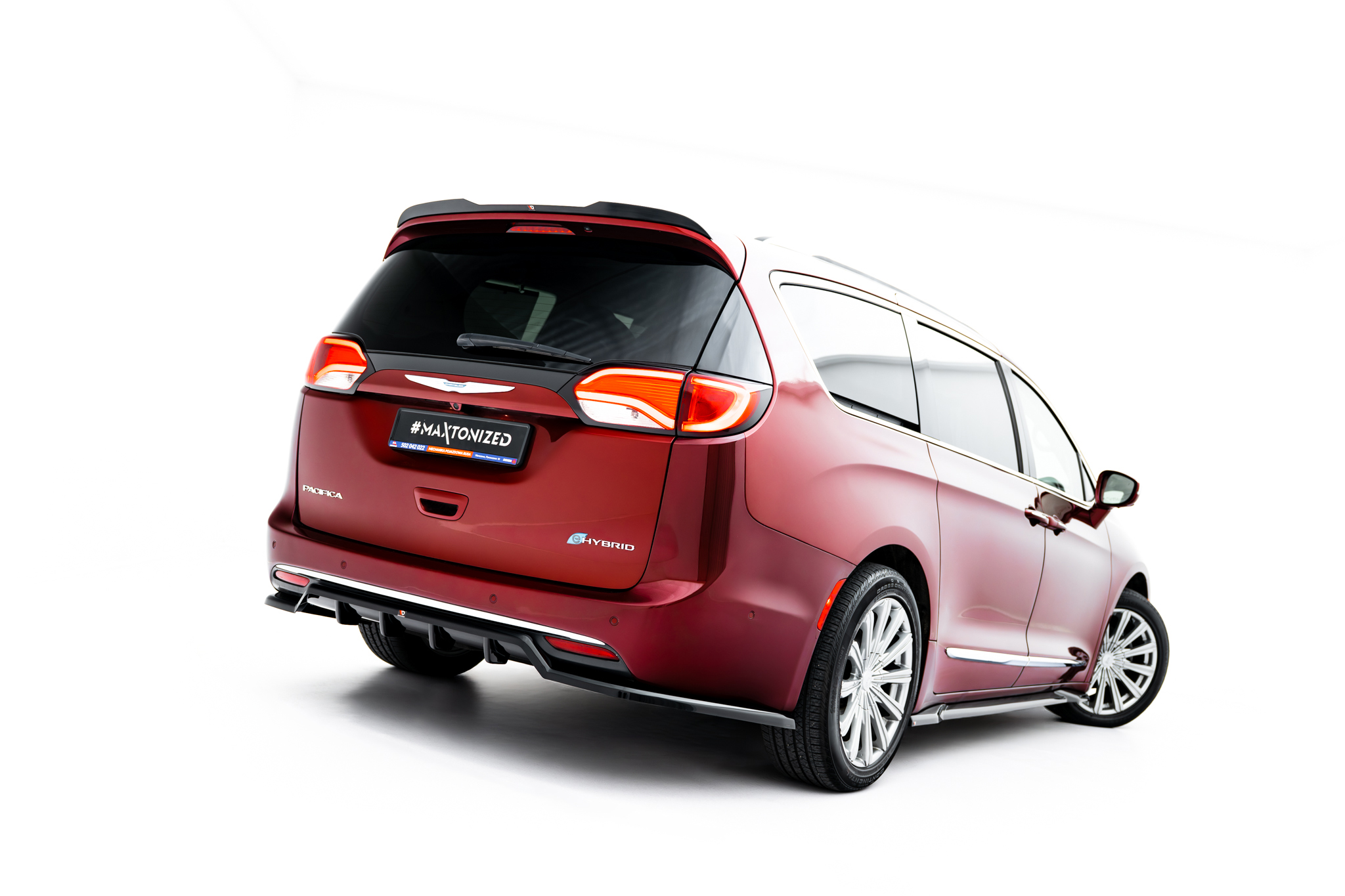 Maxton Design Комплект сплиттеров для Chrysler Pacifica Mk2 — изображение 9