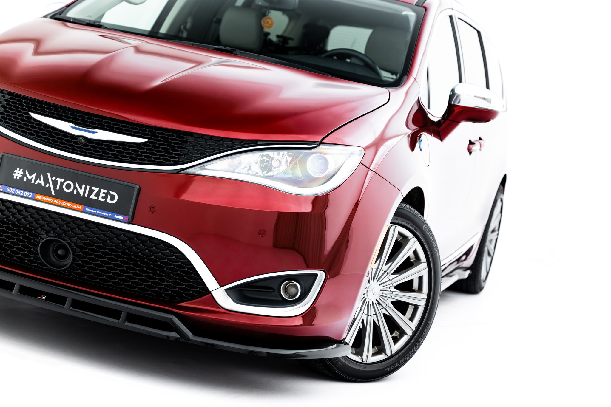 Maxton Design Комплект сплиттеров для Chrysler Pacifica Mk2 — изображение 4