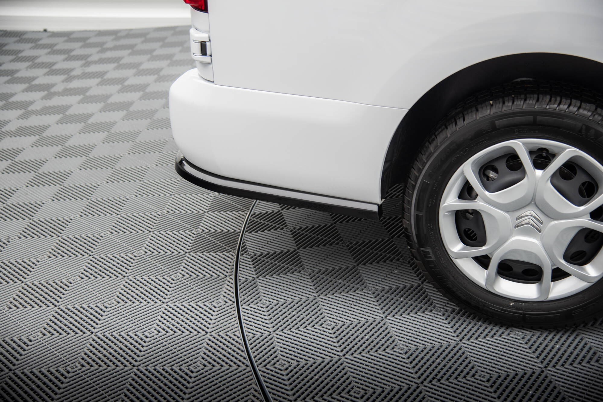 Maxton Design Комплект сплиттеров для Citroen Jumpy L3 Mk3 — изображение 11