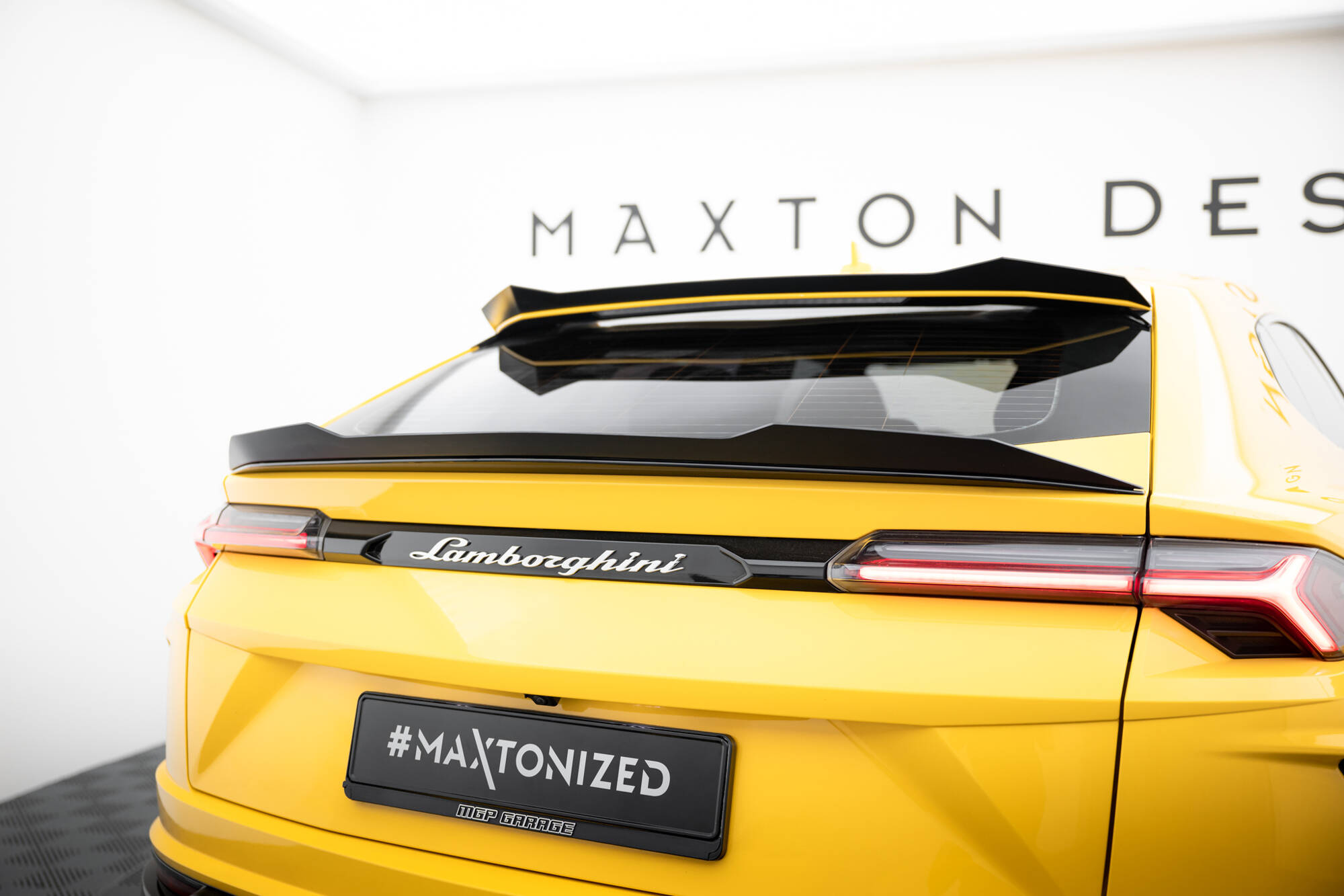 Maxton Design Комплект сплиттеров для Lamborghini Urus Mk1 — изображение 12