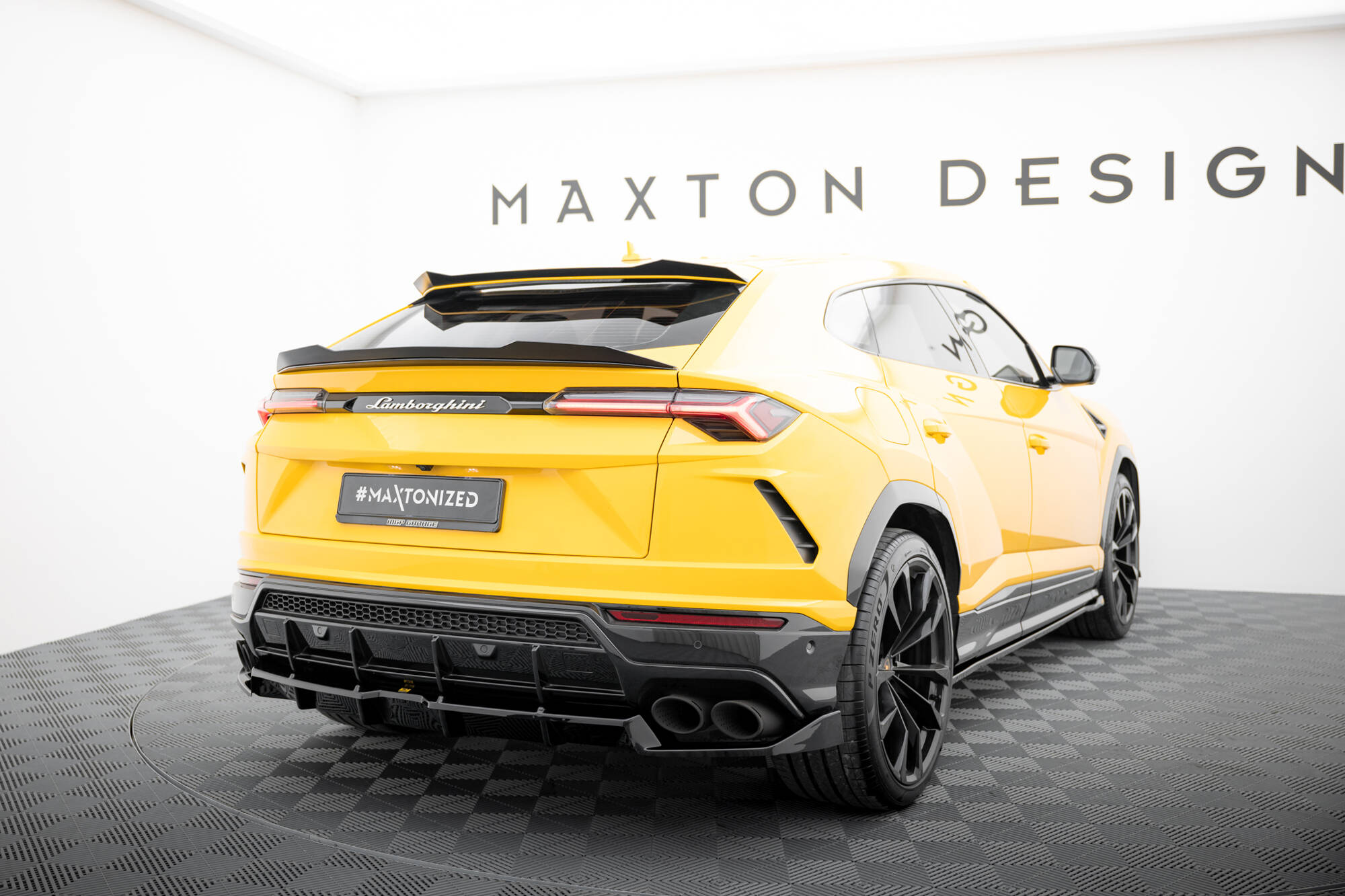 Maxton Design Комплект сплиттеров для Lamborghini Urus Mk1 — изображение 11