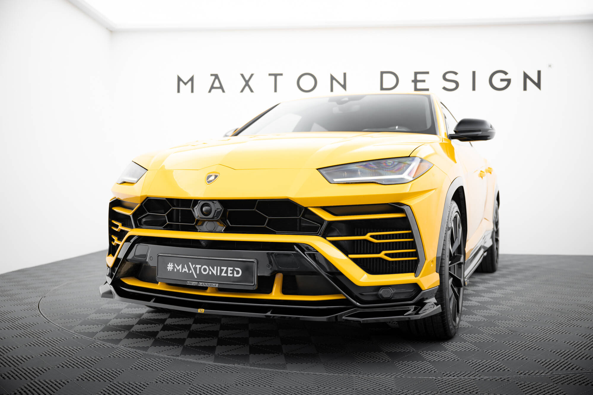 Maxton Design Комплект сплиттеров для Lamborghini Urus Mk1 — изображение 5