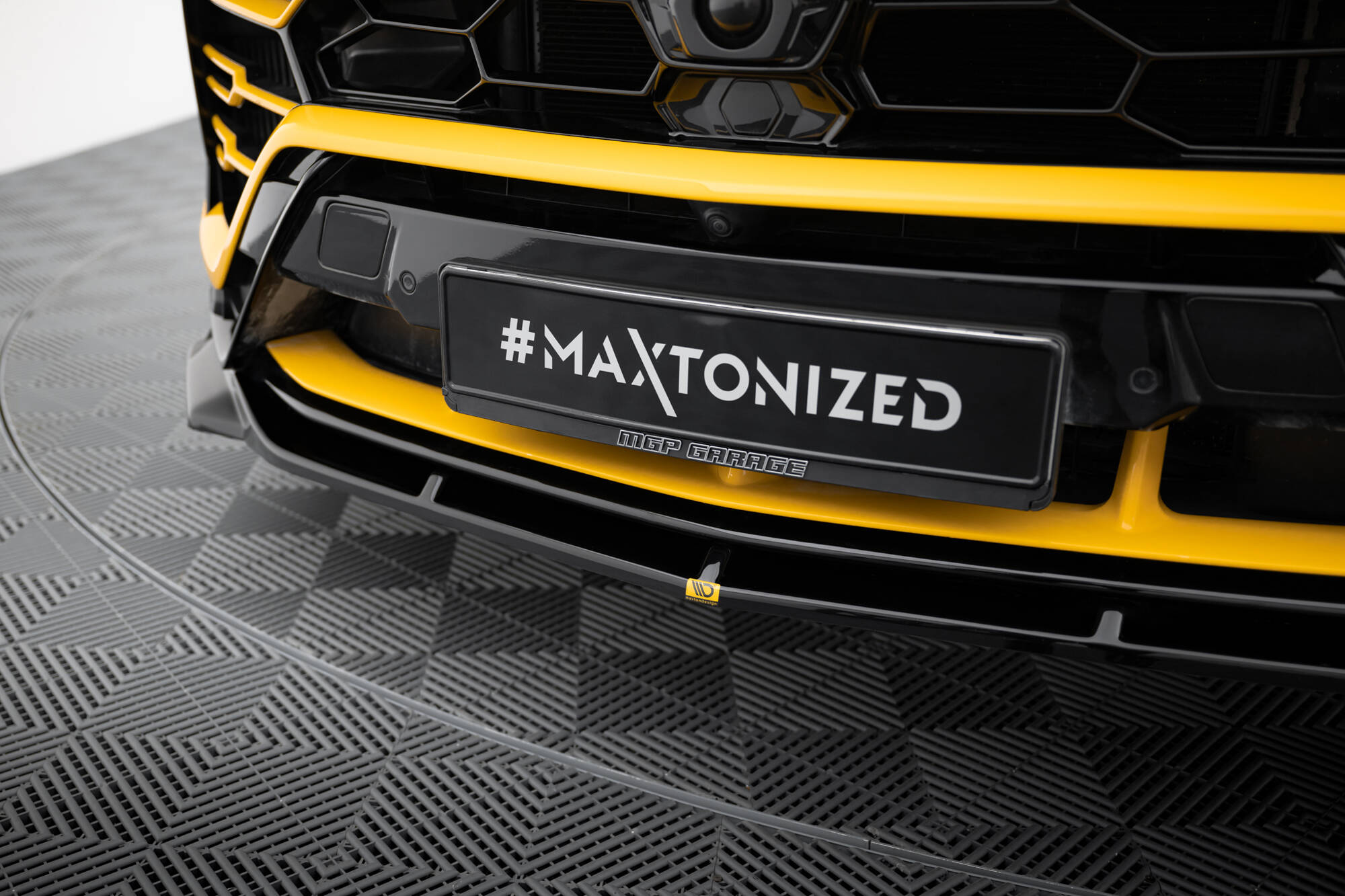 Maxton Design Комплект сплиттеров для Lamborghini Urus Mk1 — изображение 6
