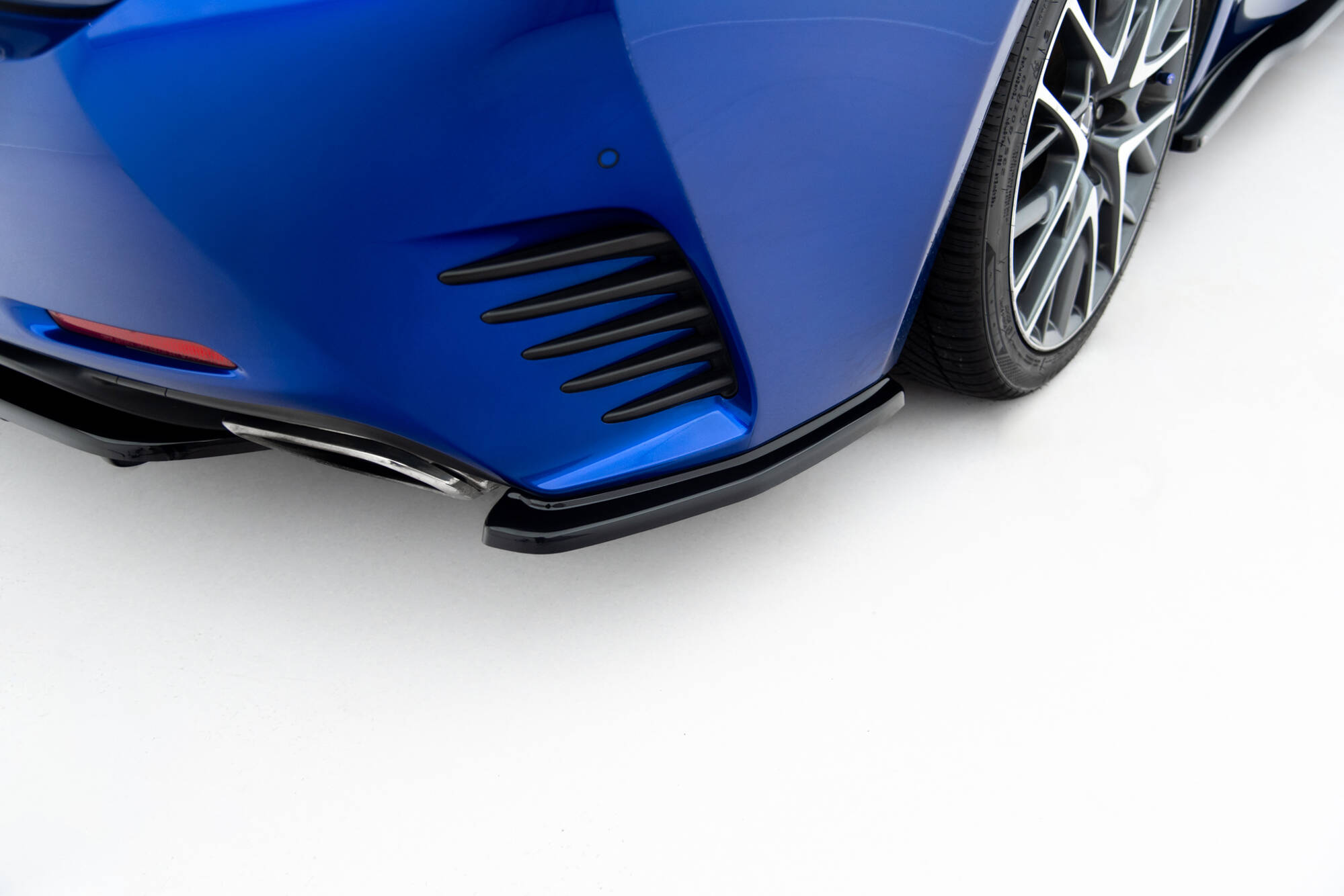 Maxton Design Комплект разветвителей для Lexus RC Mk1 — изображение 11