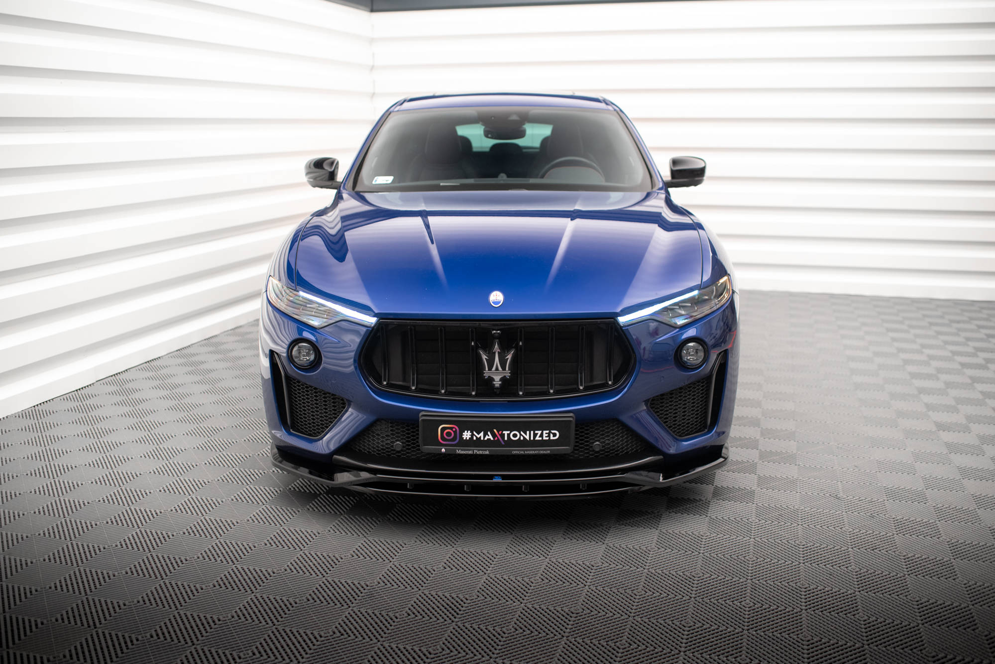 Maxton Design Комплект сплиттеров для Maserati Levante GTS Mk1 — изображение 2