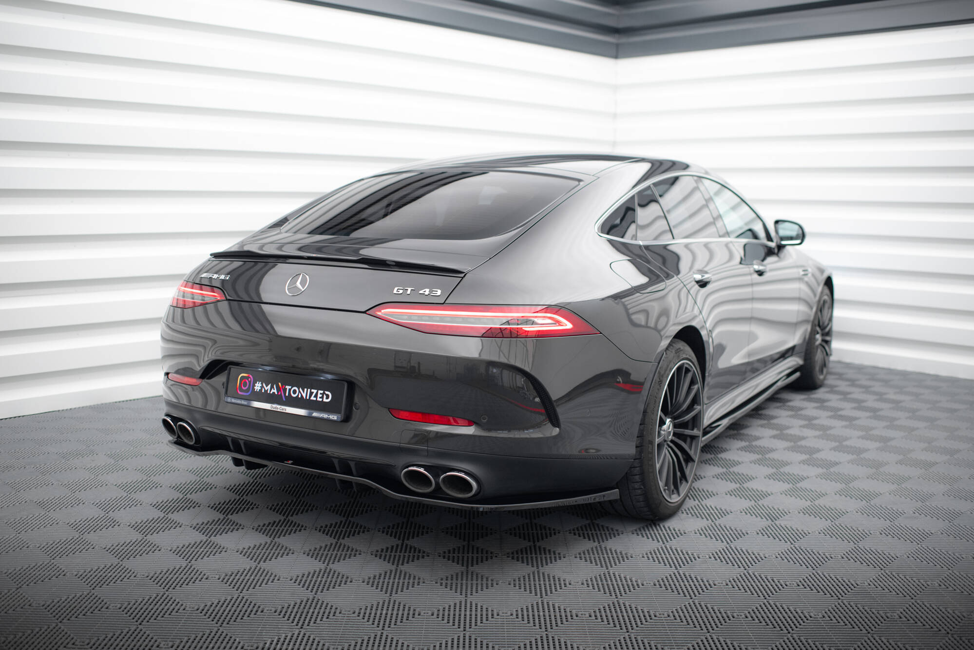 Maxton Design Комплект сплиттеров для Mercedes-AMG GT 53 4-дверное купе X290 — изображение 5