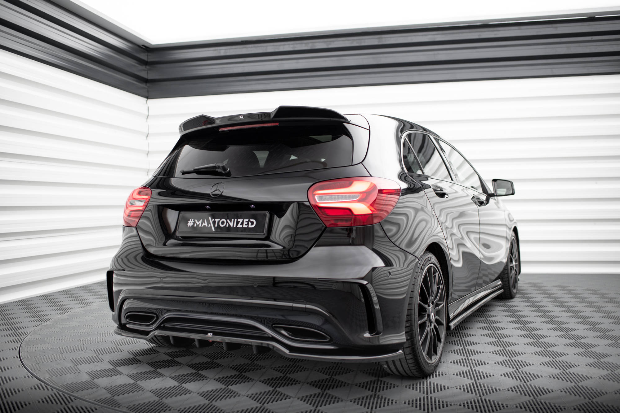 Maxton Design Комплект сплиттеров для Mercedes-Benz A AMG-Line W176 Facelift — изображение 12