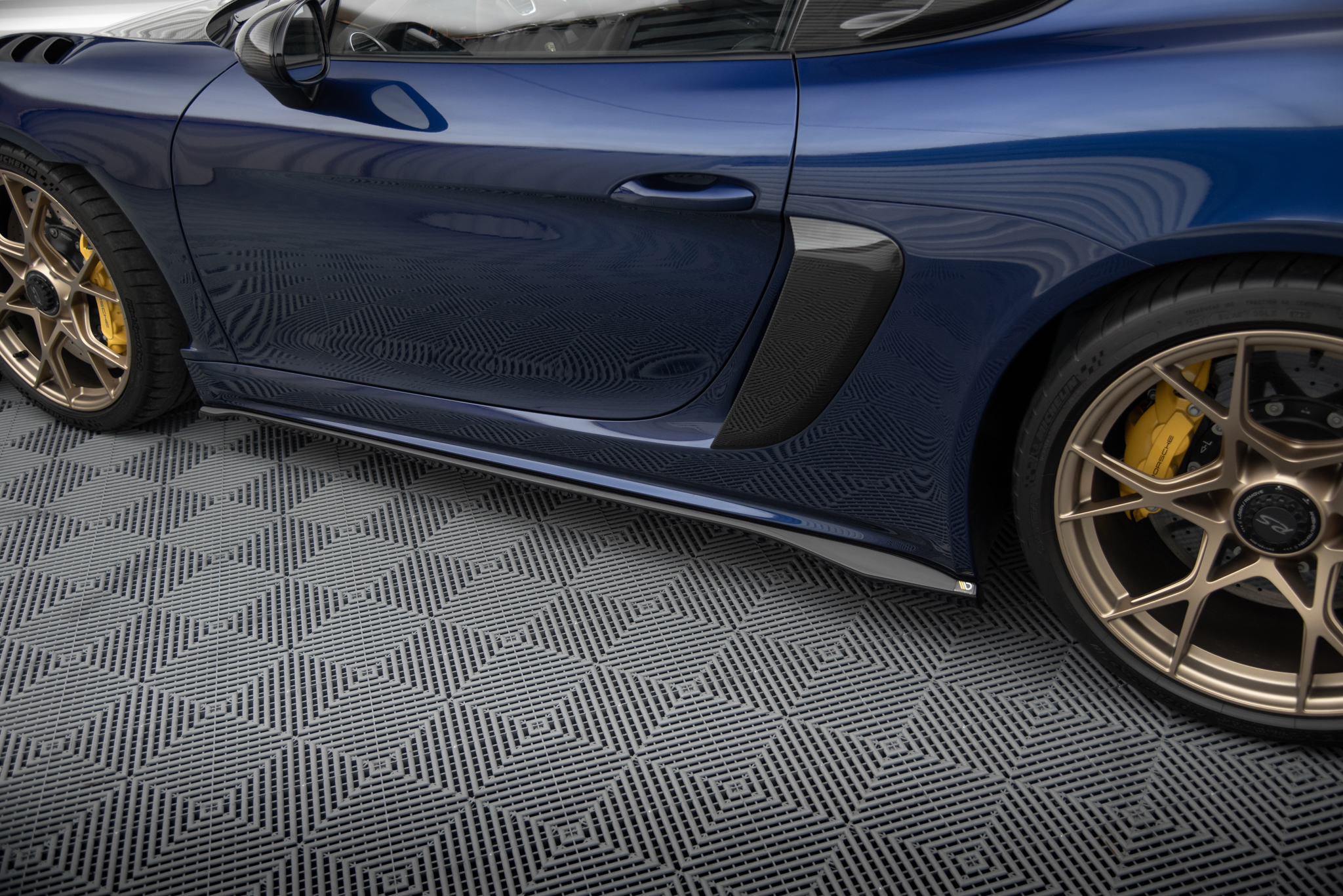 Maxton Design Комплект сплиттеров для Porsche 718 Cayman GT4 RS 982c — изображение 5