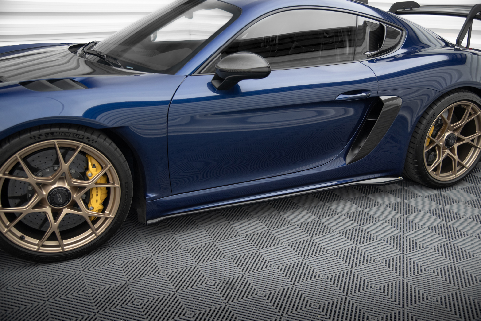 Maxton Design Комплект сплиттеров для Porsche 718 Cayman GT4 RS 982c — изображение 6