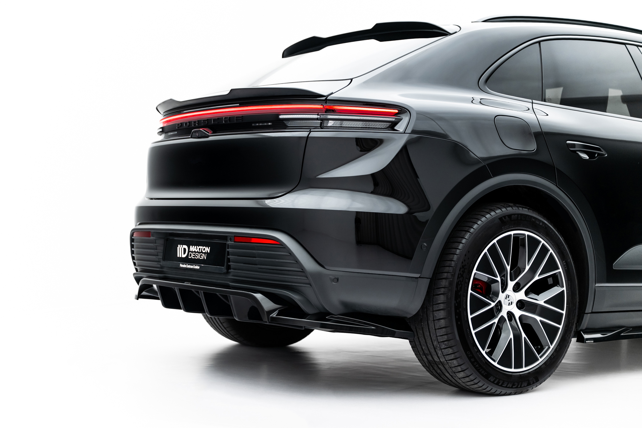 Maxton Design Комплект сплиттеров для Porsche Macan EV Mk1 — изображение 20